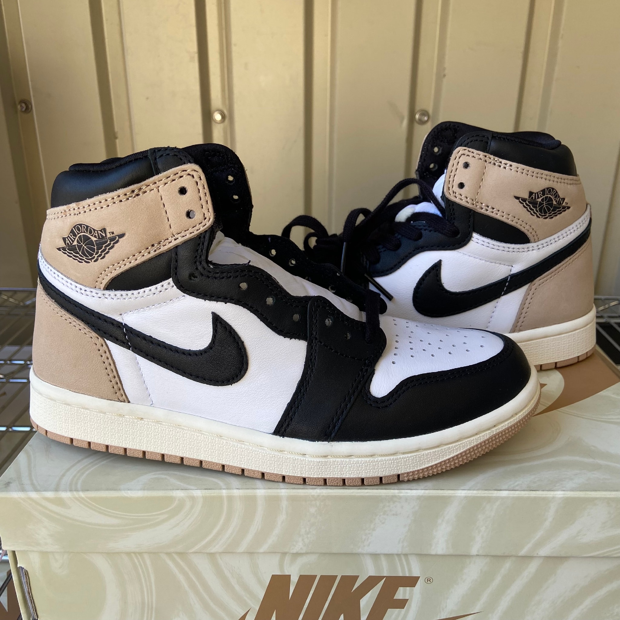 Nike Women's Air Jordan 1 Retro High OG "Latte"