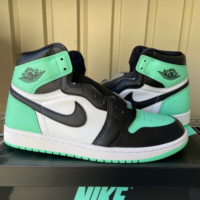 Nike Air Jordan 1 High OG "Green Glow"