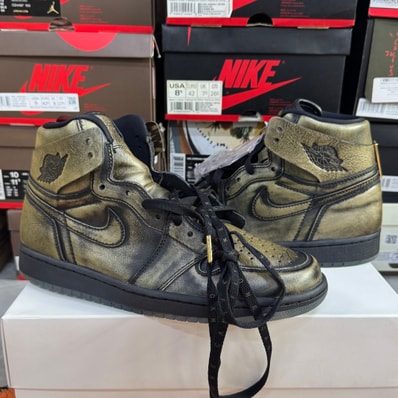 Nike Air Jordan 1 Retro High OG Wings "Black/Black-Metallic Gold"