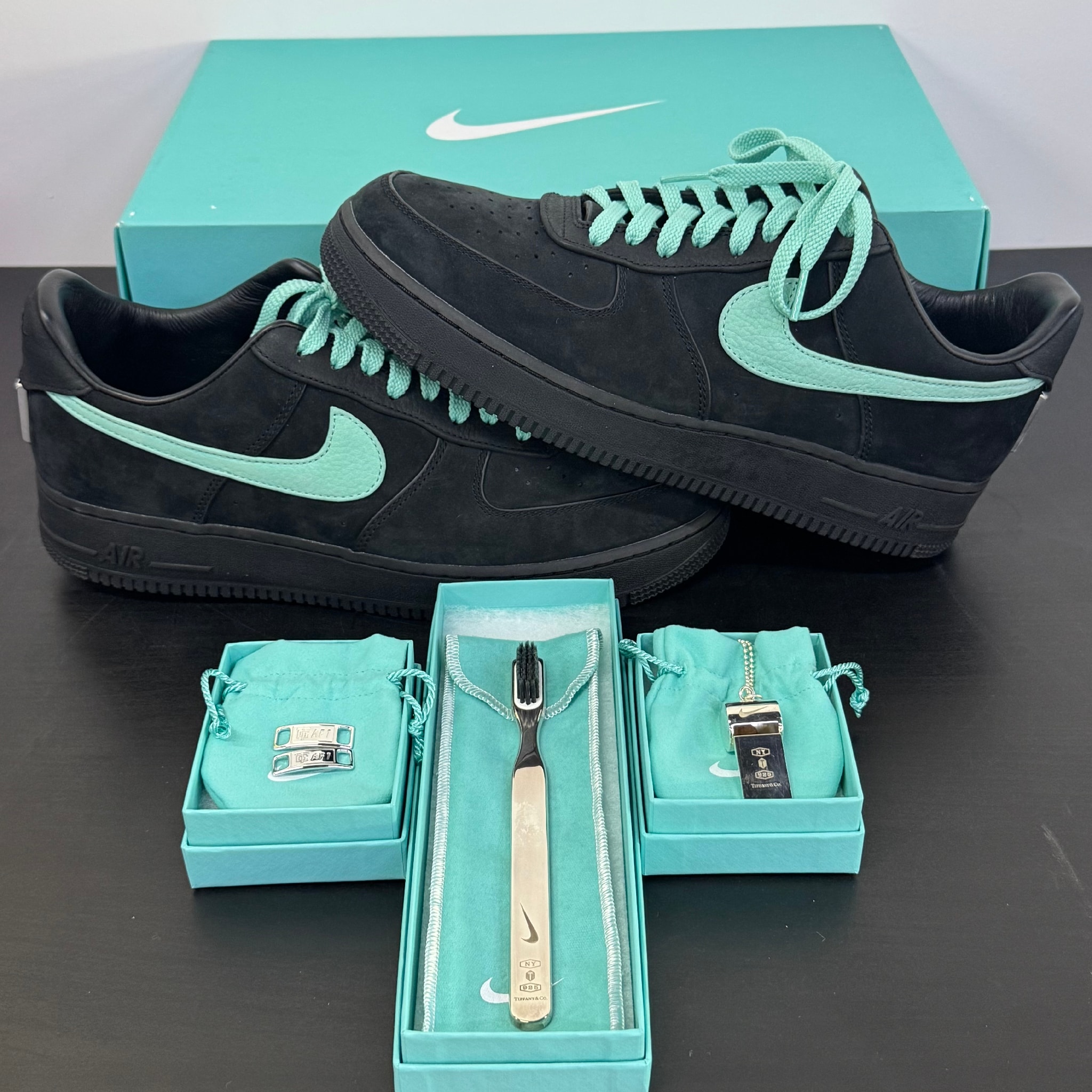 Tiffany & Co. × Nike Air Force 1 Low "1837"