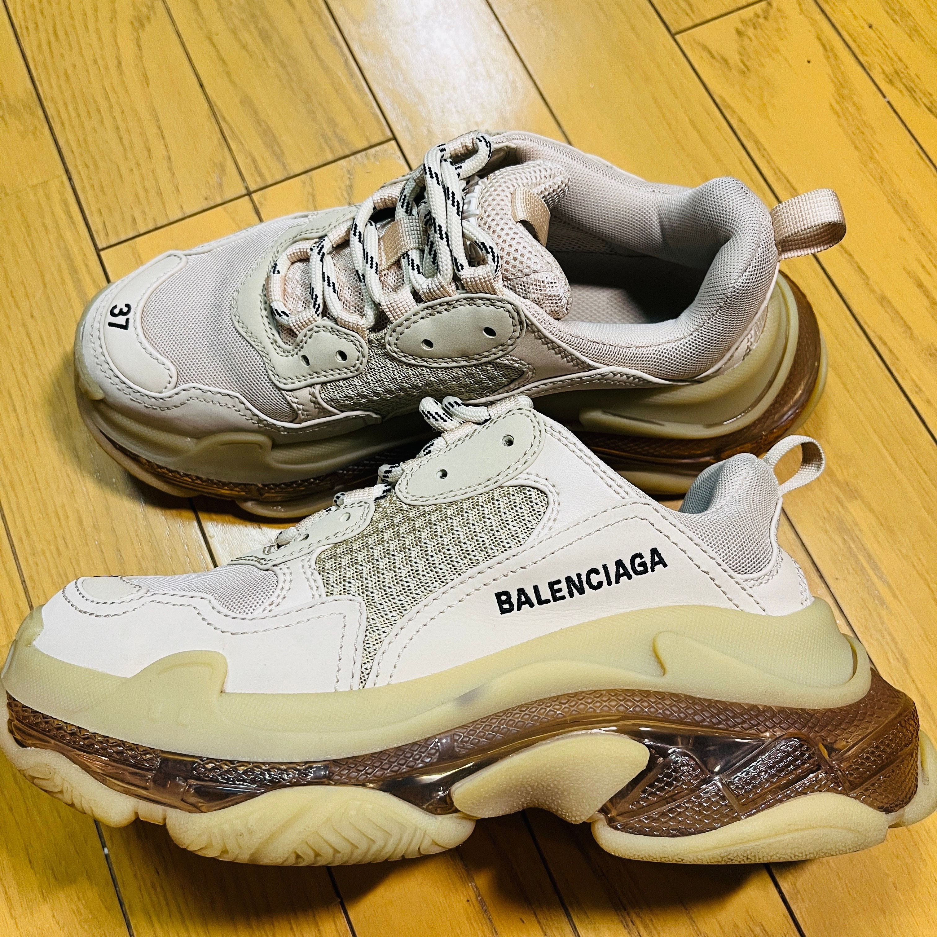 バレンシアガ ウィメンズ トリプルS クリアソール "ベージュ"