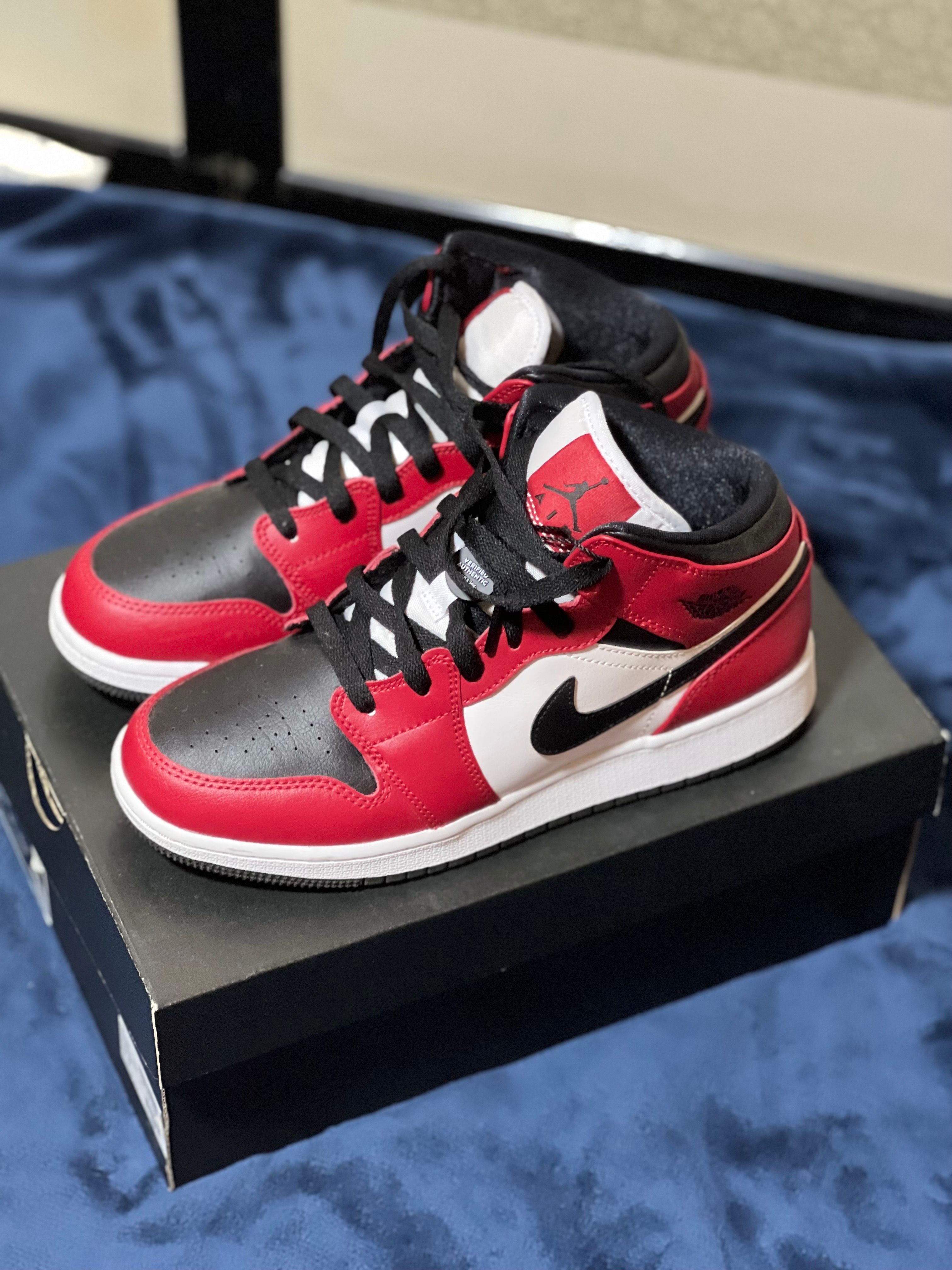 Nike GS Air Jordan 1 Mid "Black/Gym Red-White"