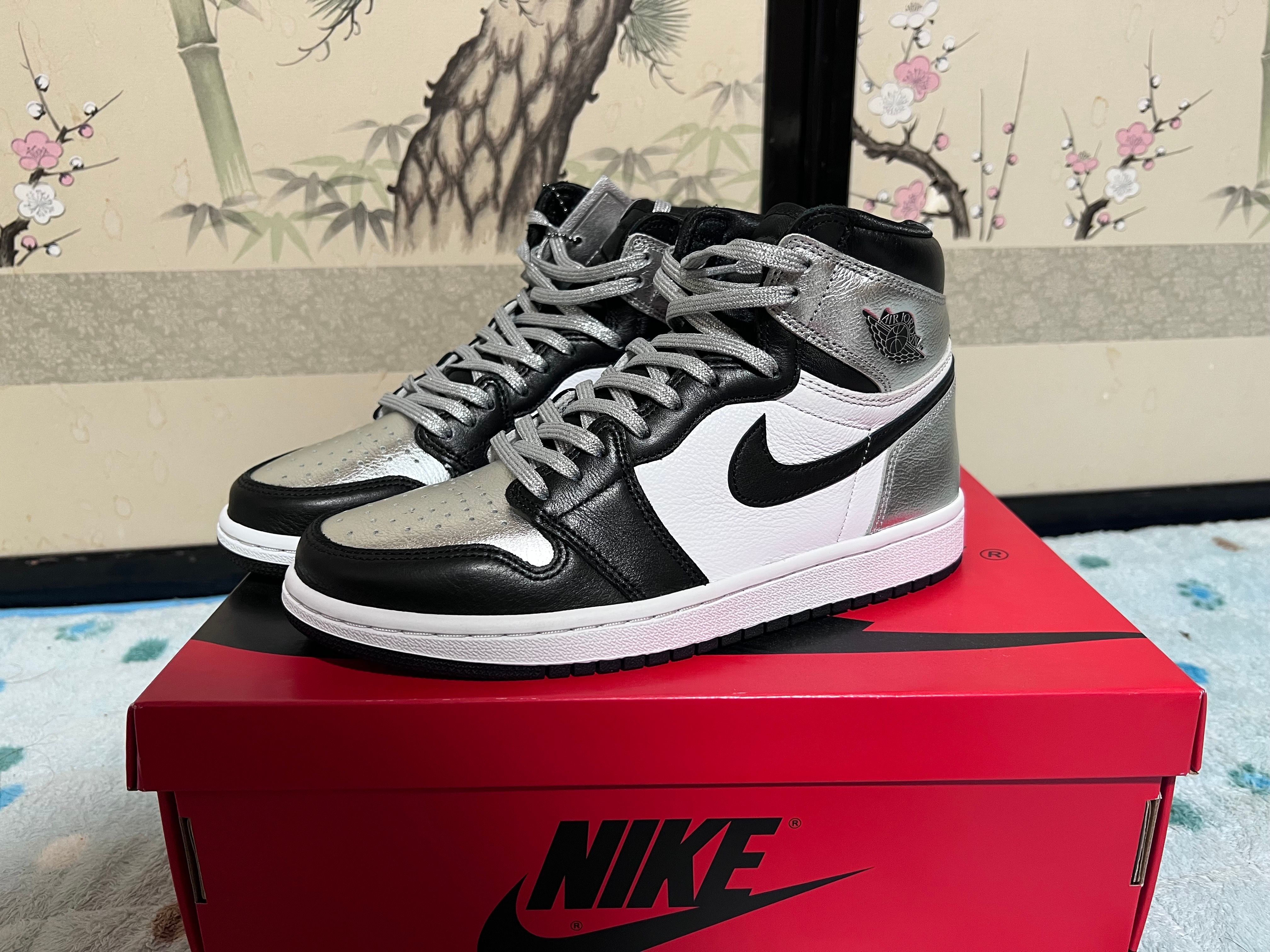 Nike Women's Air Jordan 1 Retro High OG "Silver Toe"