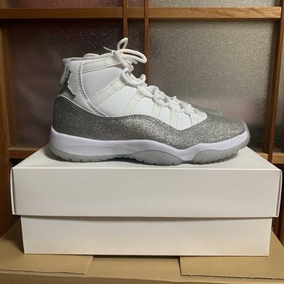NIKE Women's AIR JORDAN 11 "METALLIC SILVER"