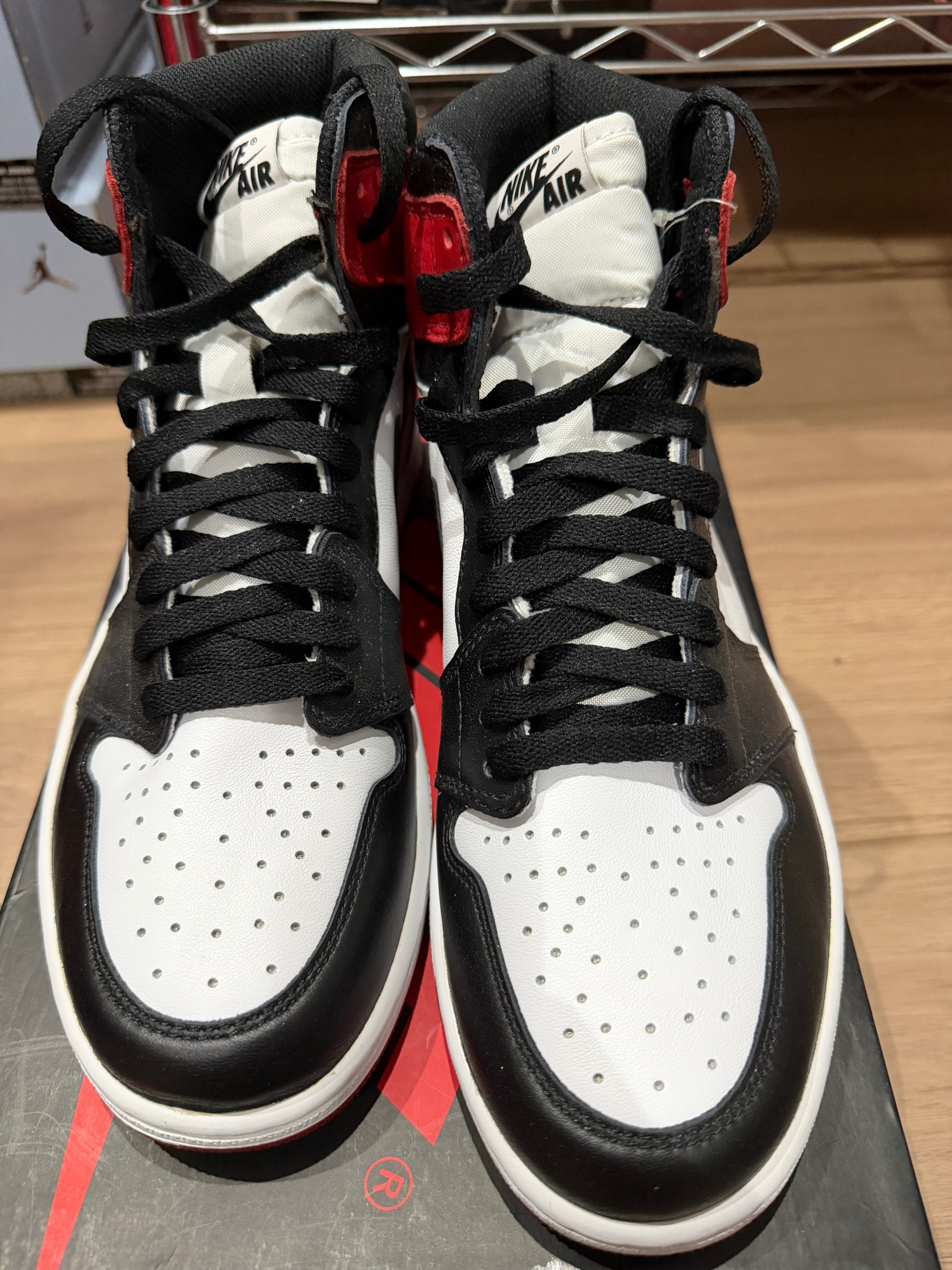 Nike Air Jordan 1 Retro High OG "Black Toe"