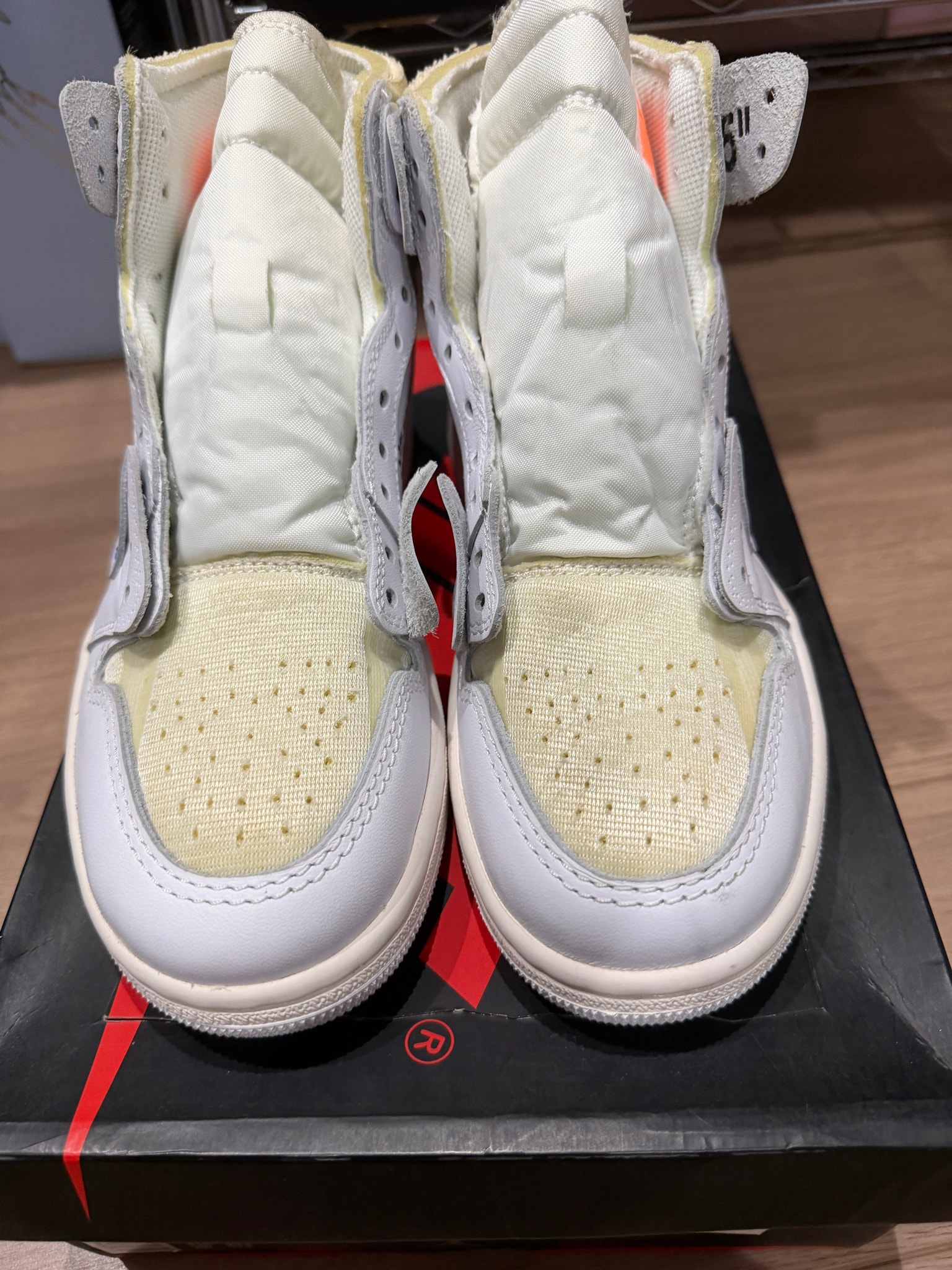 Off-White × Nike Air Jordan 1 Retro High "White"