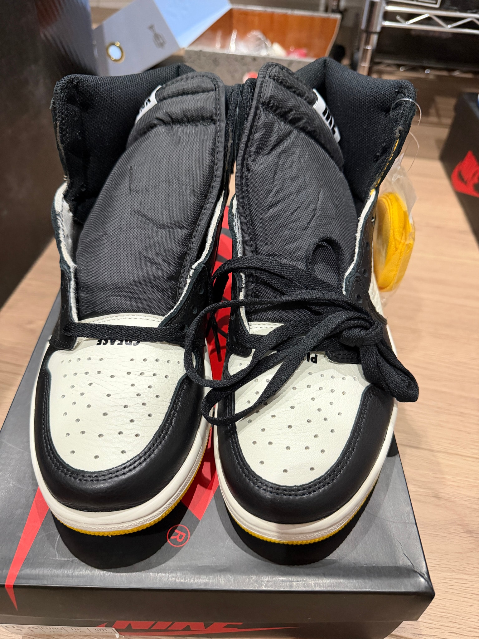 Nike Air Jordan 1 Retro High (NOT FOR RESALE) "Varsity Maize"