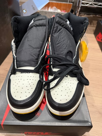 Nike Air Jordan 1 Retro High (NOT FOR RESALE) "Varsity Maize"