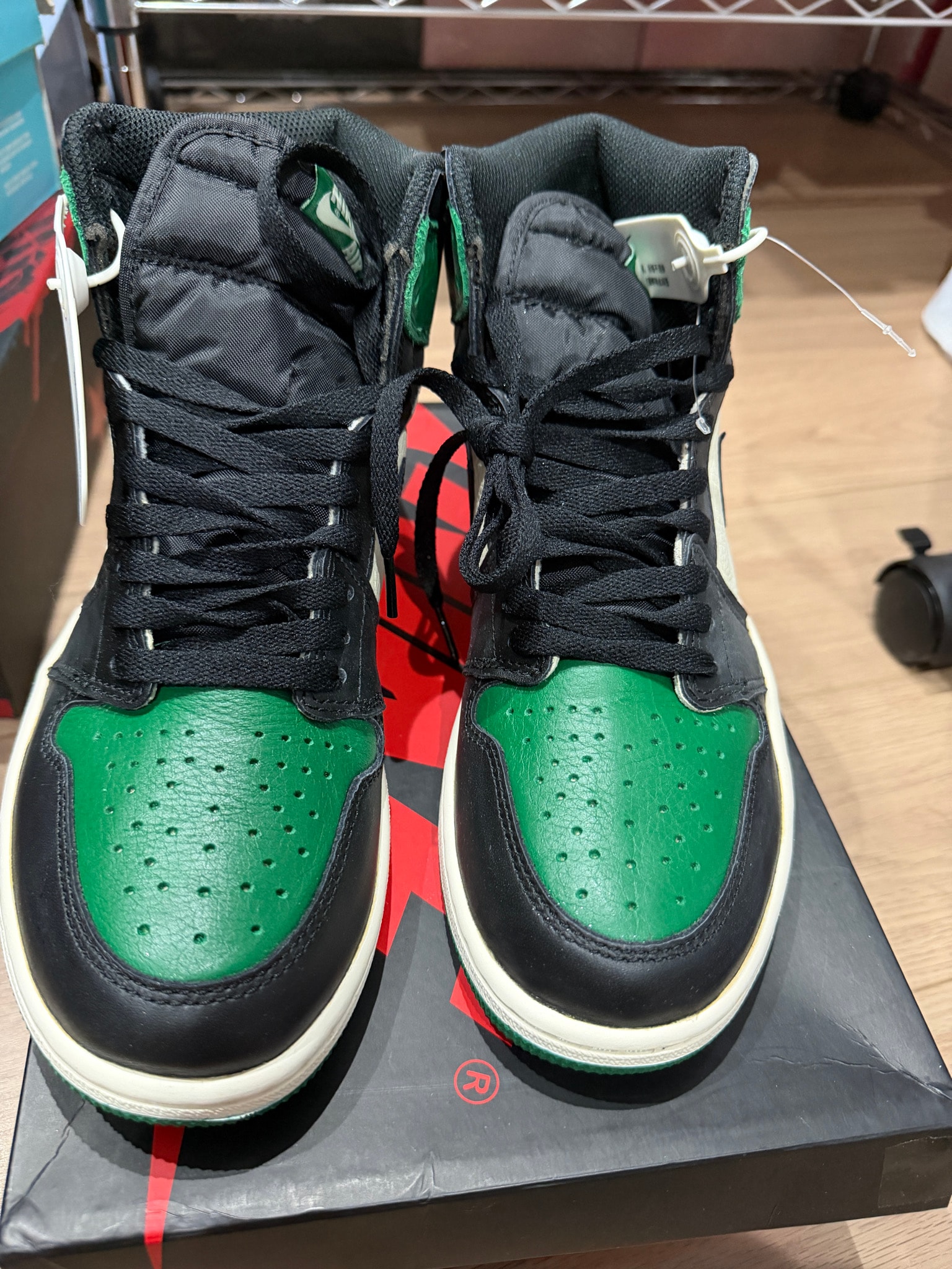 Nike Air Jordan 1 Retro High OG "Pine Green" (2018)