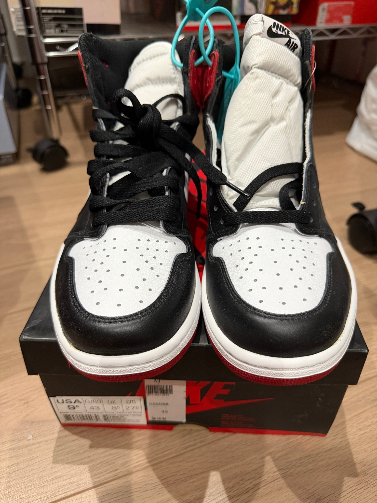 Nike Air Jordan 1 Retro High OG "Black Toe"