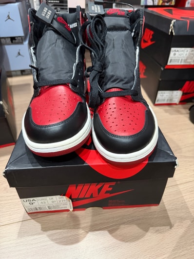 Nike Air Jordan 1 Retro High OG "Bred/Banned"