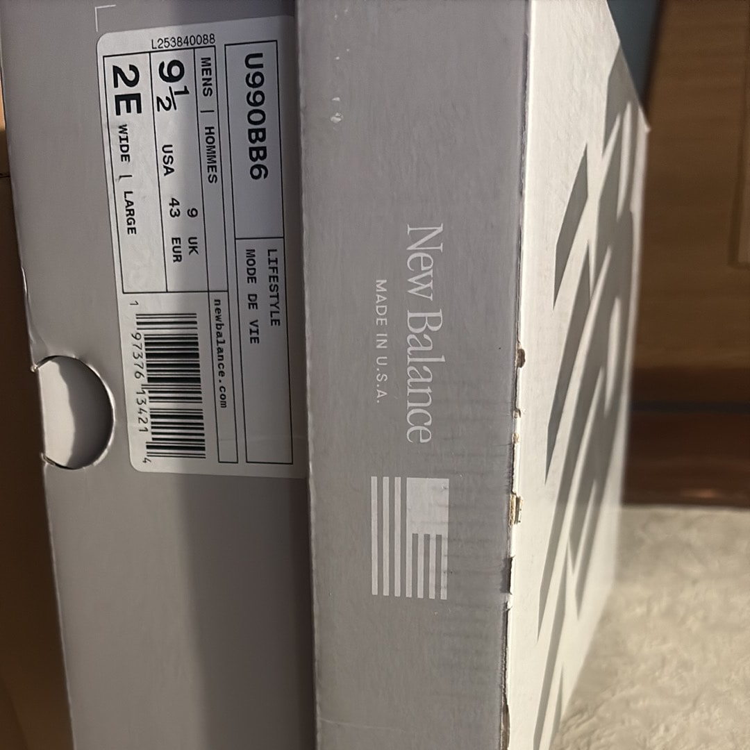 New Balance 990V6 "Triple Black"