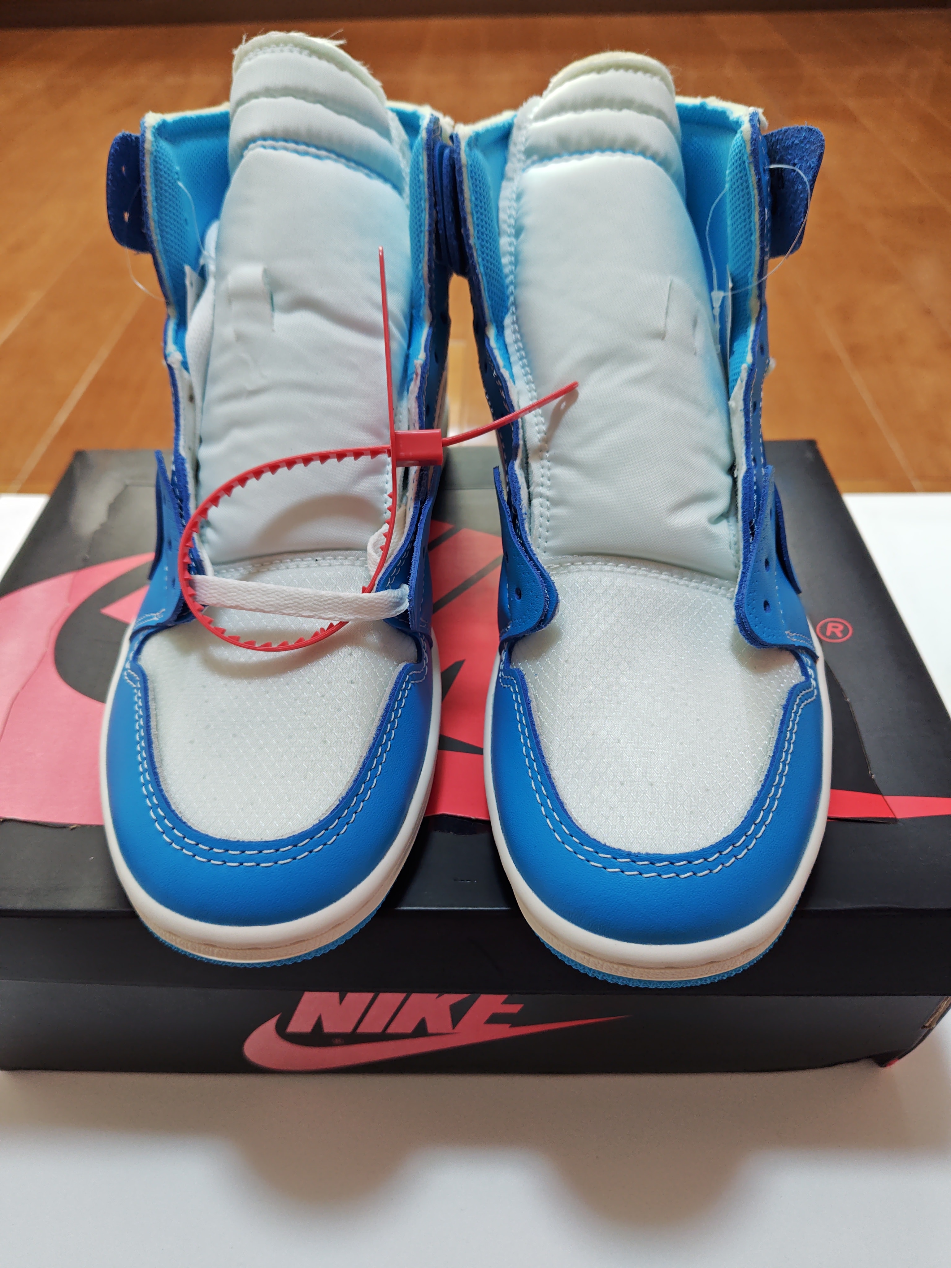 Off-White × Nike Air Jordan 1 High UNC "White/Dark Powder Blue"