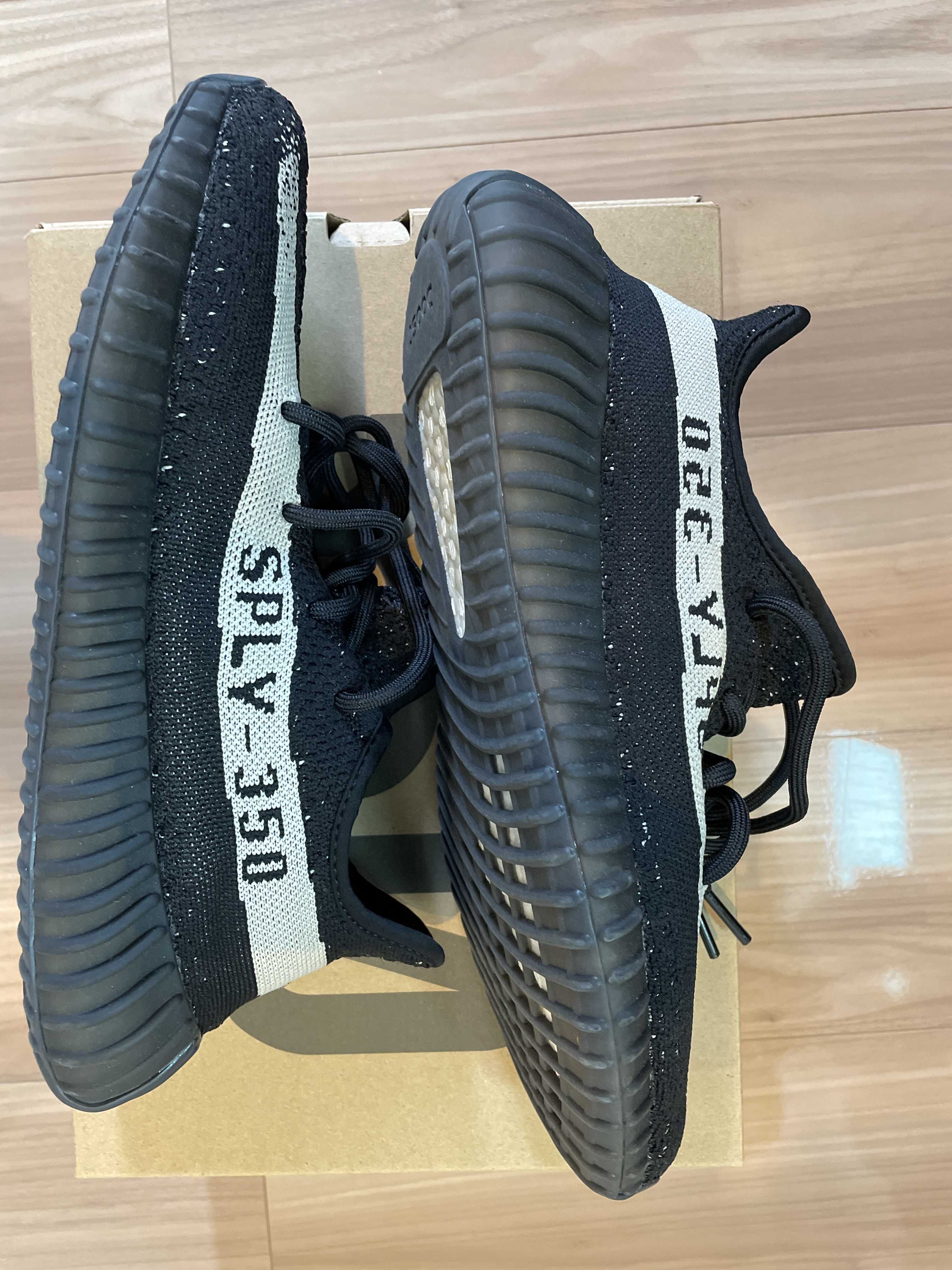 adidas YEEZY Boost 350 V2 "Oreo"