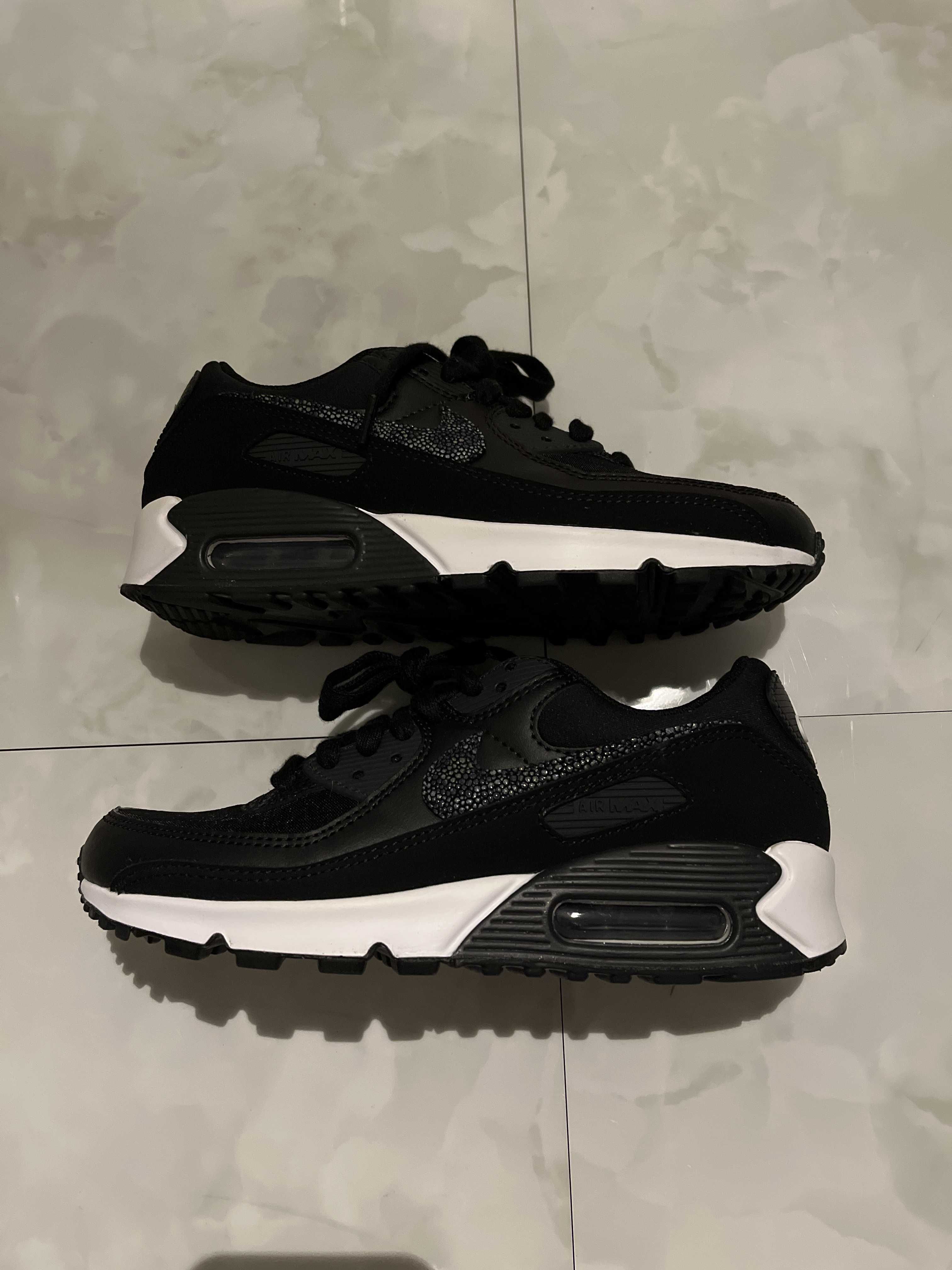 NIKE Women's AIR MAX 90 SE ANIMAL "BLACK/SAFARI"