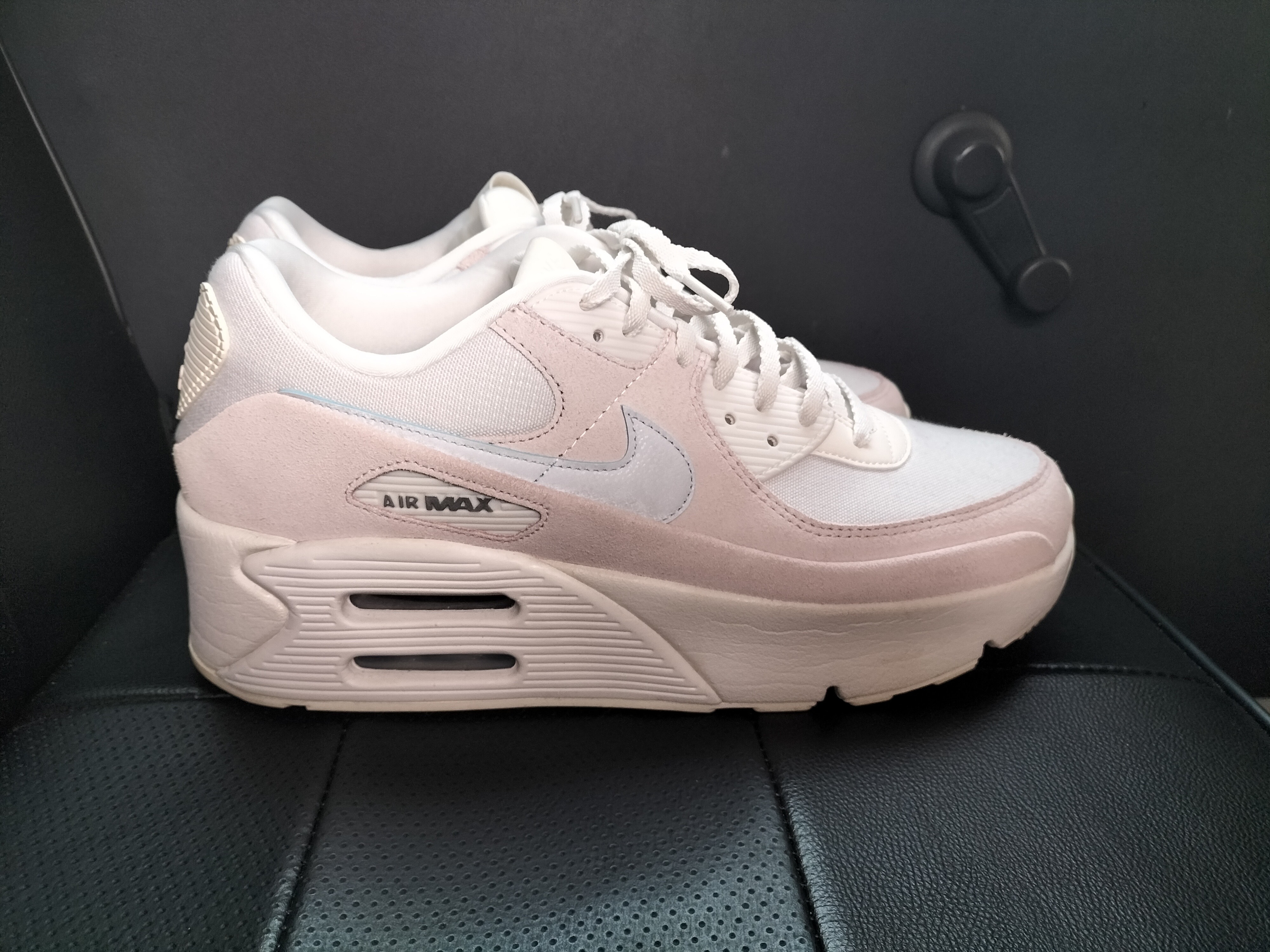 Nike Women's Air Max 90 LV8 SE "Photon Dust/Sail/Light Soft Pink/Football Grey"