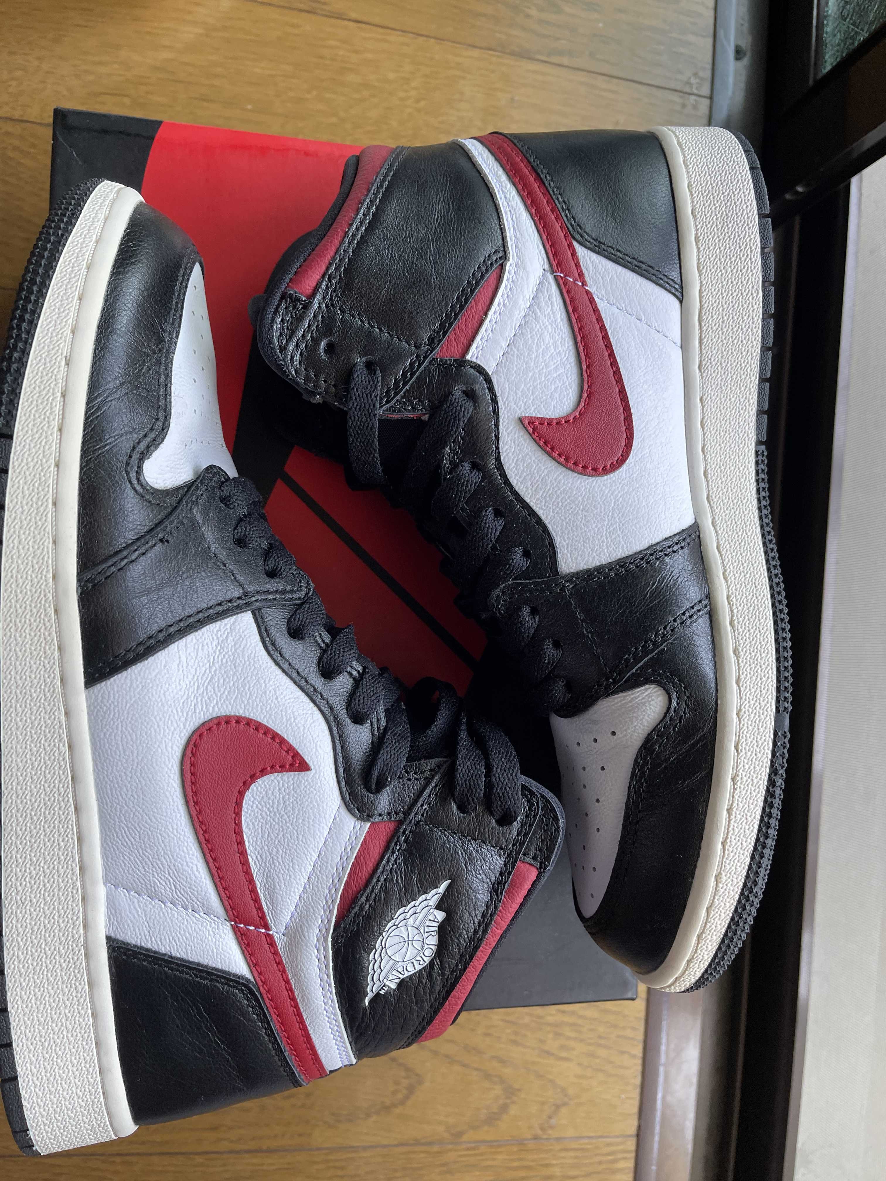 Nike GS Air Jordan 1 Retro High "Black Gym Red"