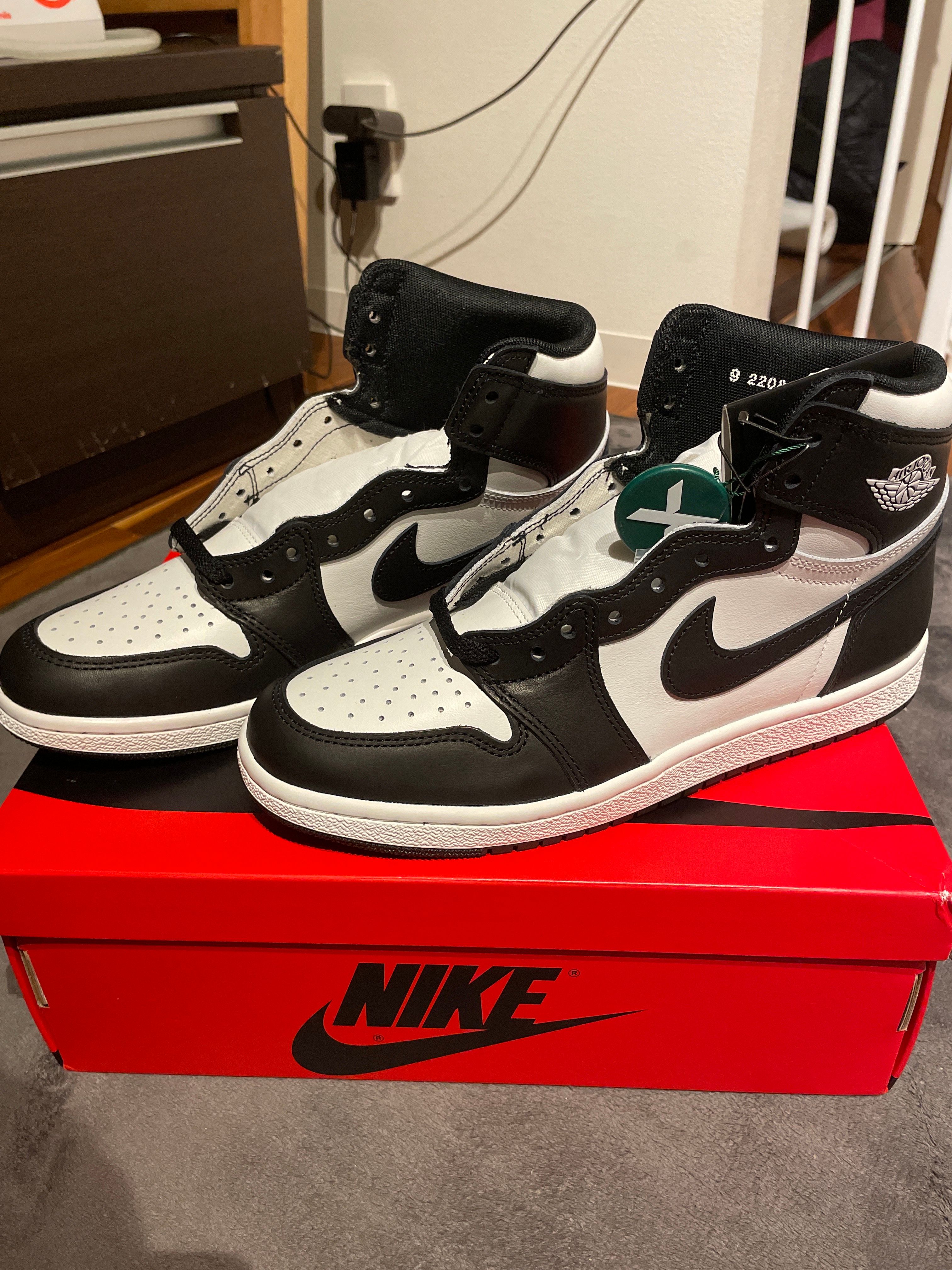 Nike Air Jordan 1 High '85 "Black/White"