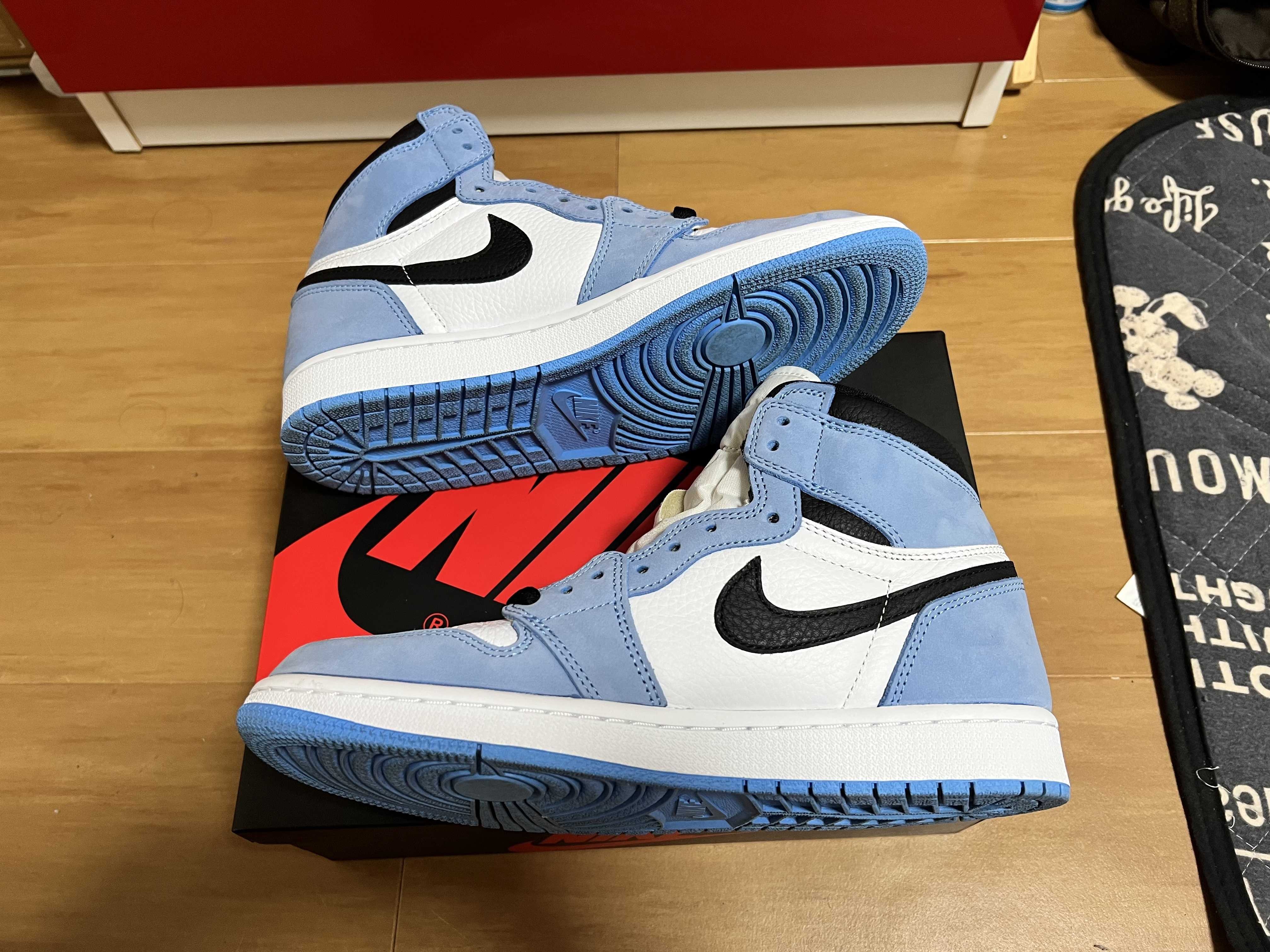 Nike Air Jordan 1 High OG "University Blue"