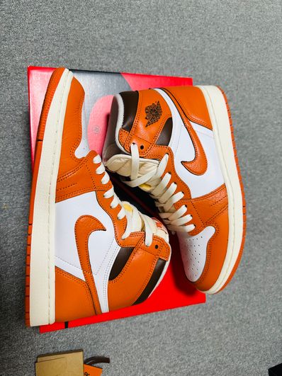 Nike Women's Air Jordan 1 High OG "Starfish"