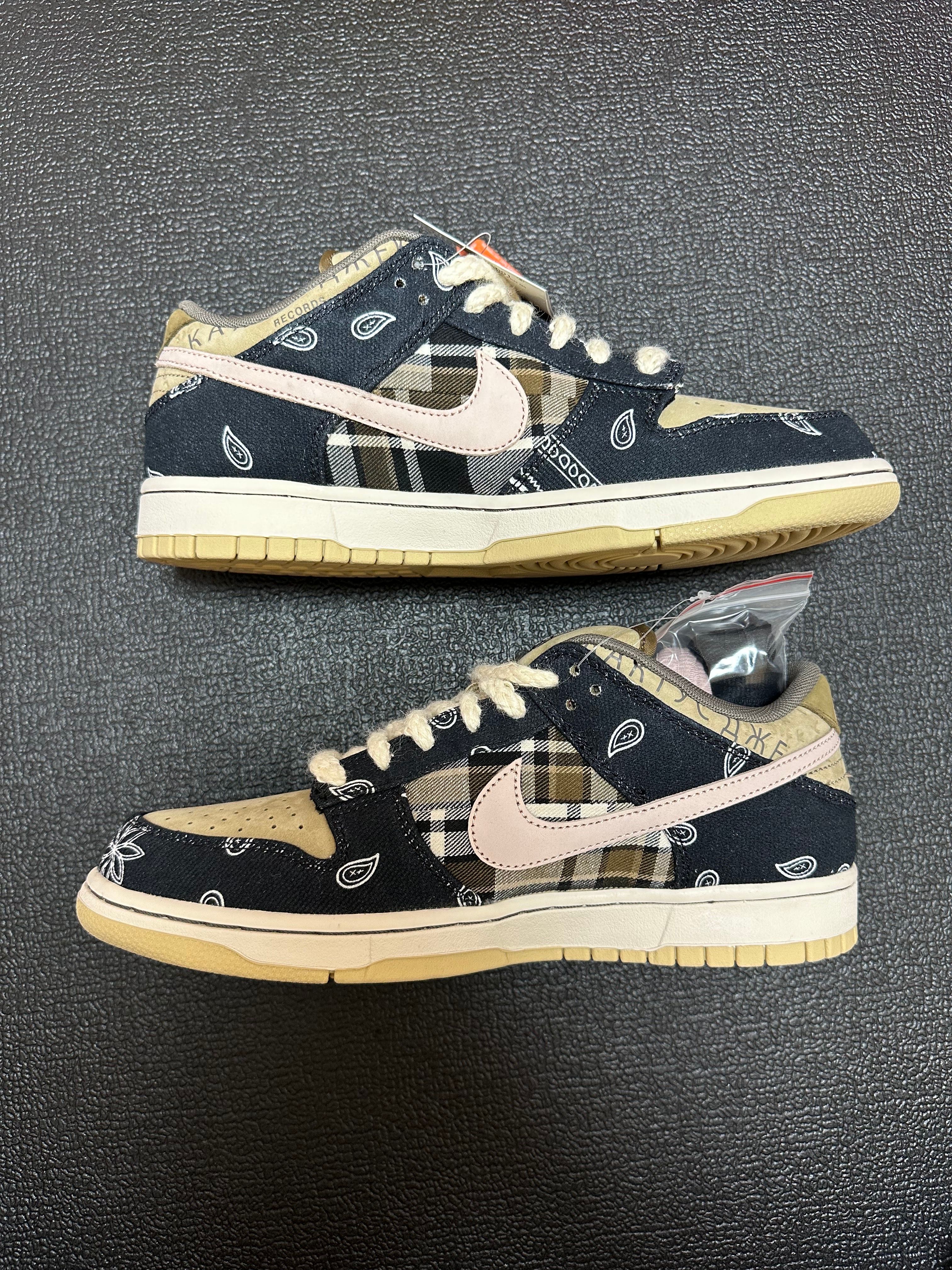 Travis Scott × Nike SB Dunk Low "Black/Parachute Beige"