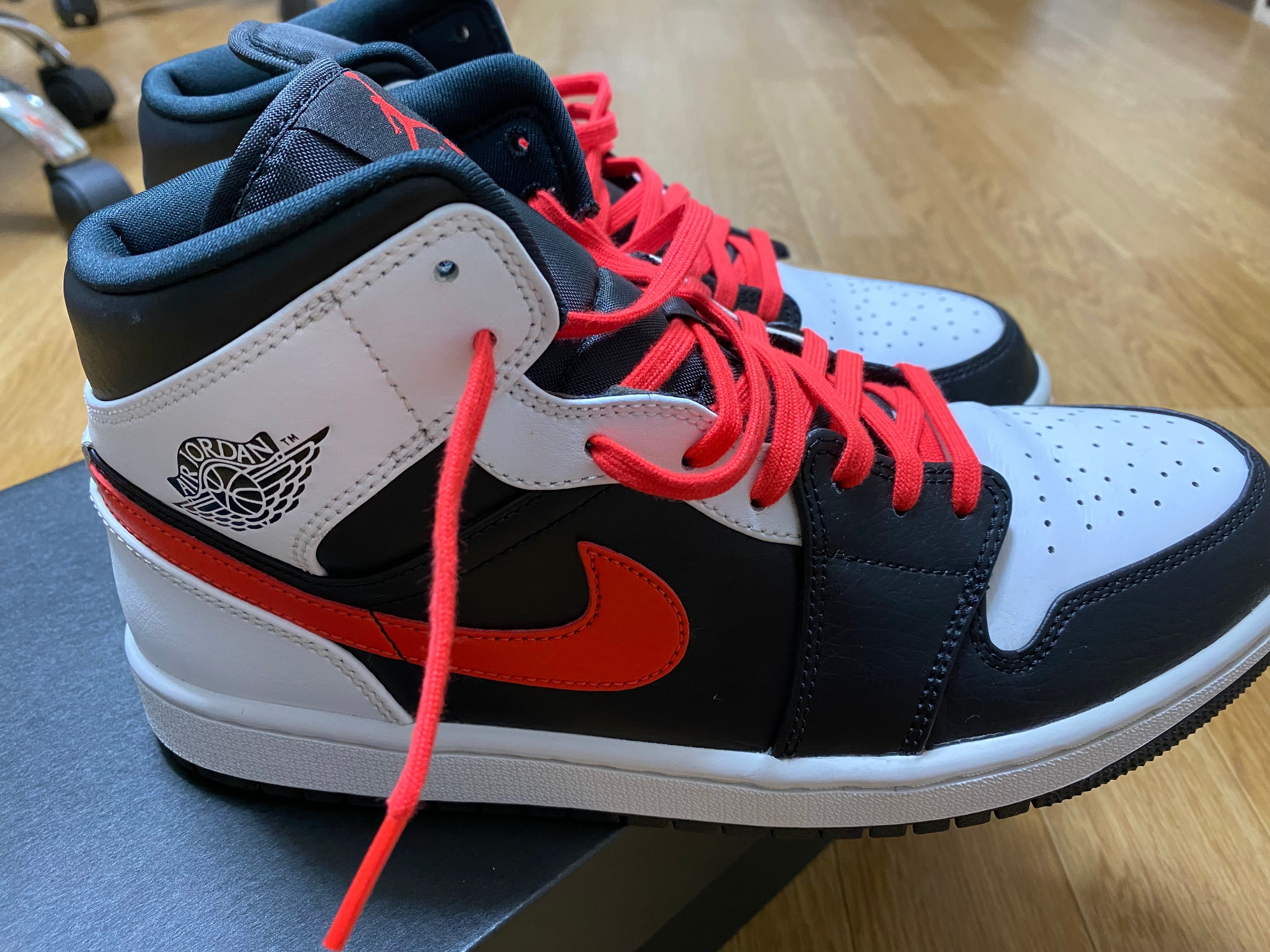 NIKE AIR JORDAN 1 MID "BLACK/CHILE RED/WHITE"