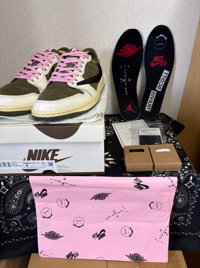 Travis Scott × Nike Air Jordan 1 Low OG SP "Reverse Olive"