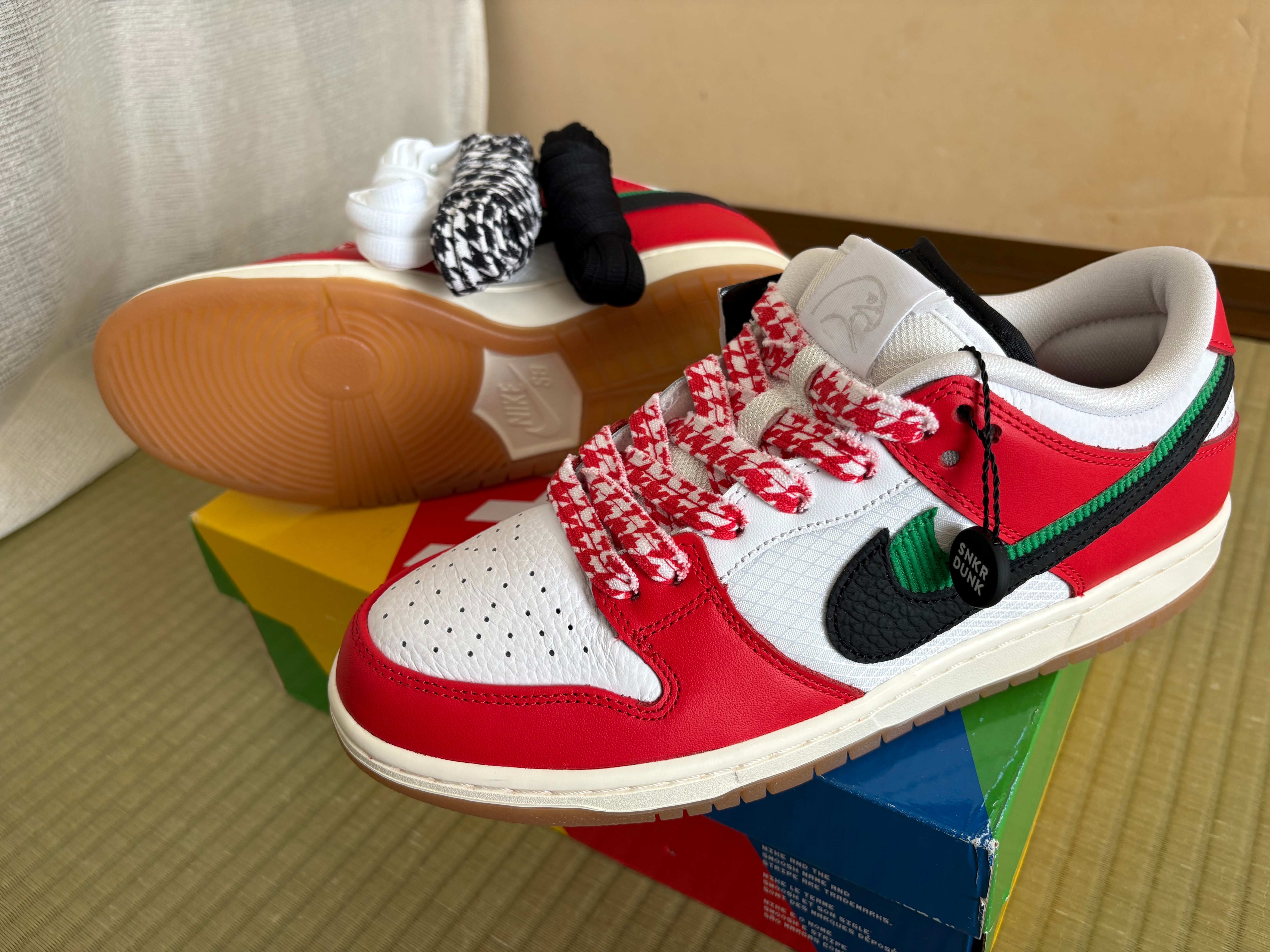 Frame Skate x Nike SB Dunk Low "Habibi"