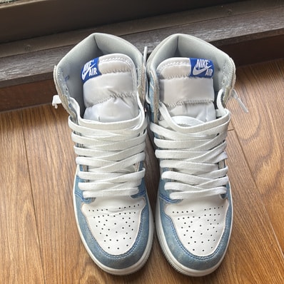 Nike Air Jordan 1 High OG "Hyper Royal"