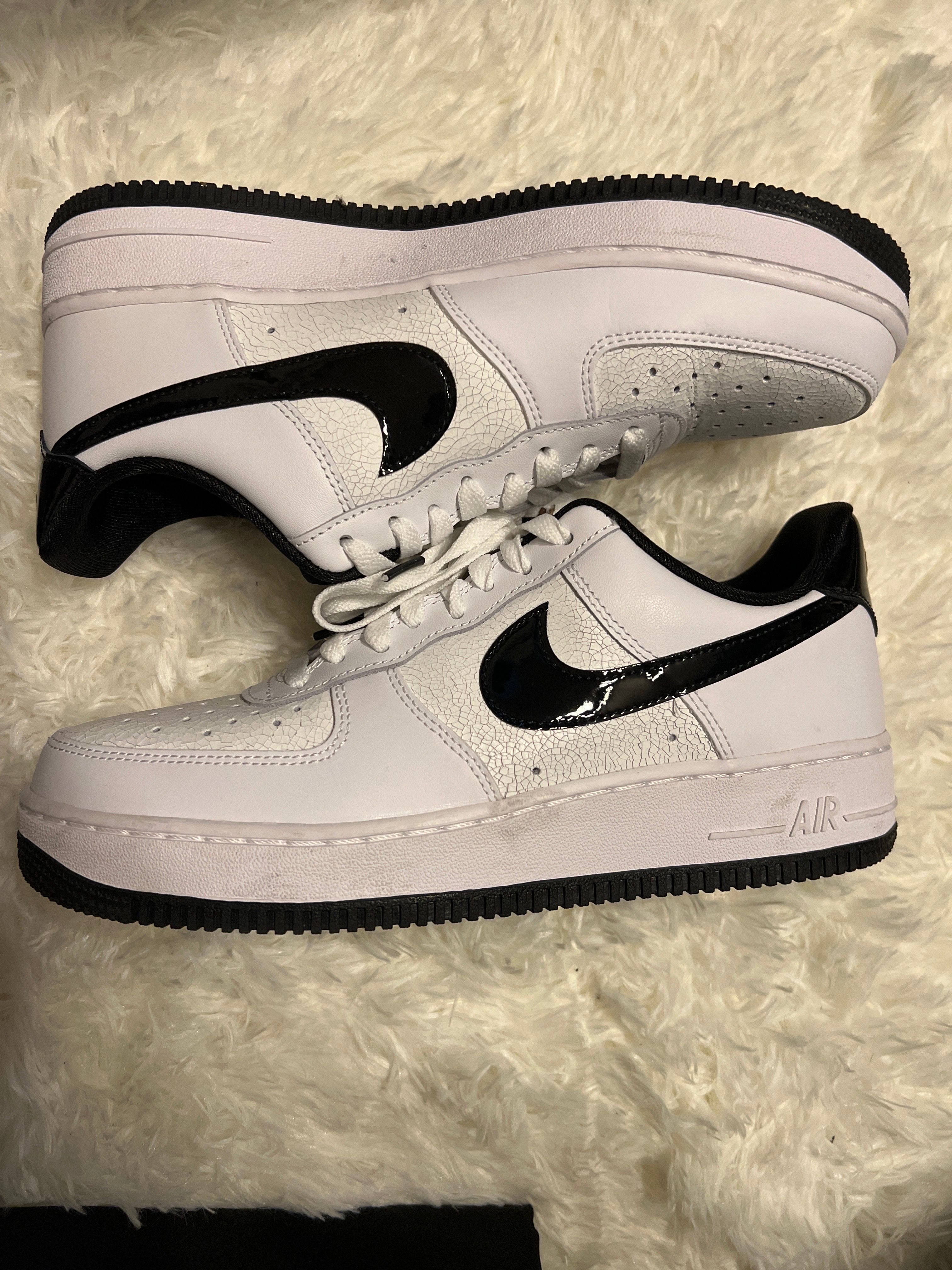 Nike Air Force 1 Low '07 LV8 "World Champ/White and Black"