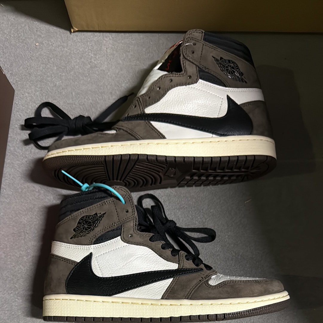 Travis Scott × Nike Air Jordan 1 Retro High OG TS SP "Sail/Dark Mocha"