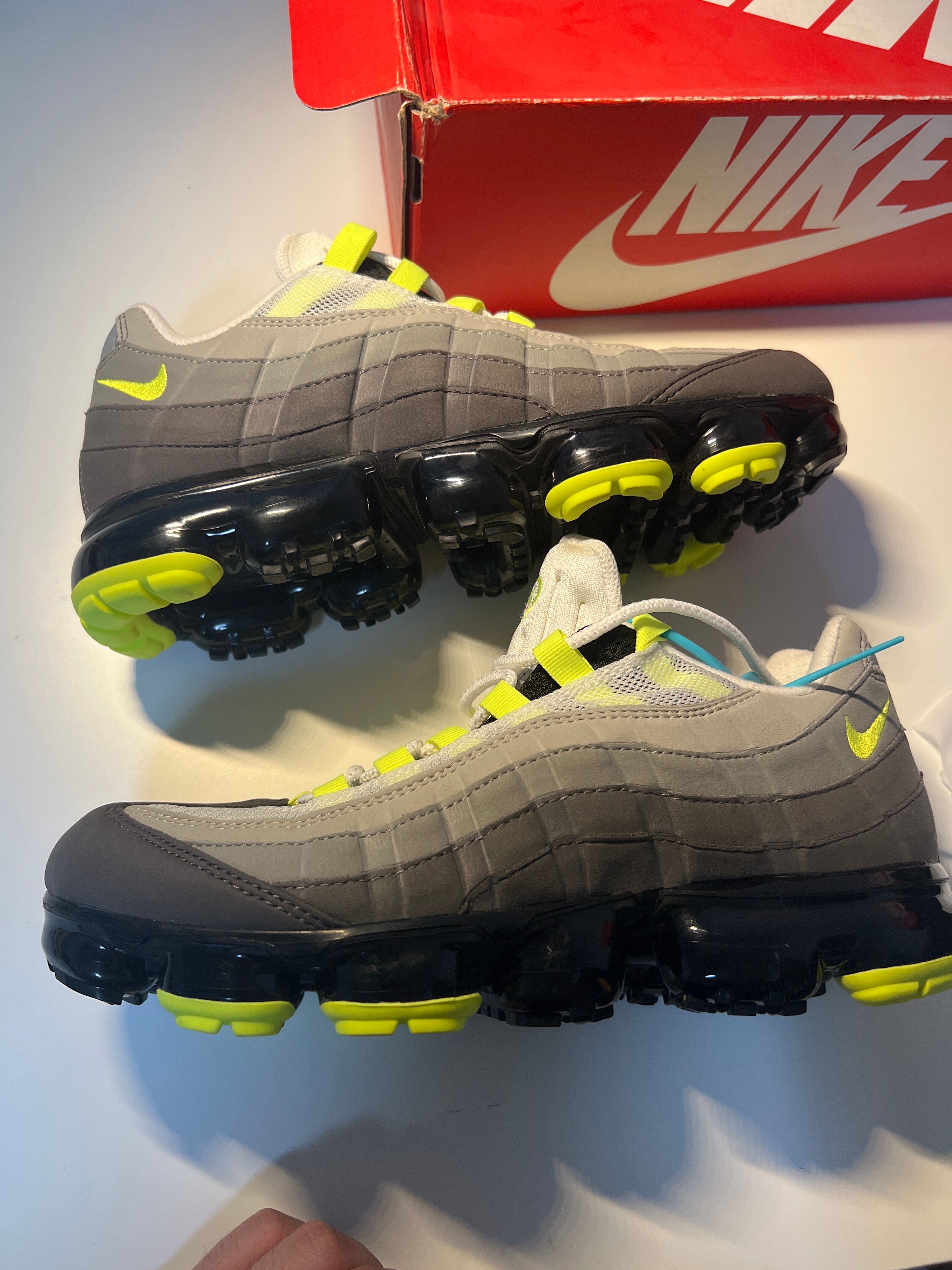 Nike Air Vapormax 95 "Neon"