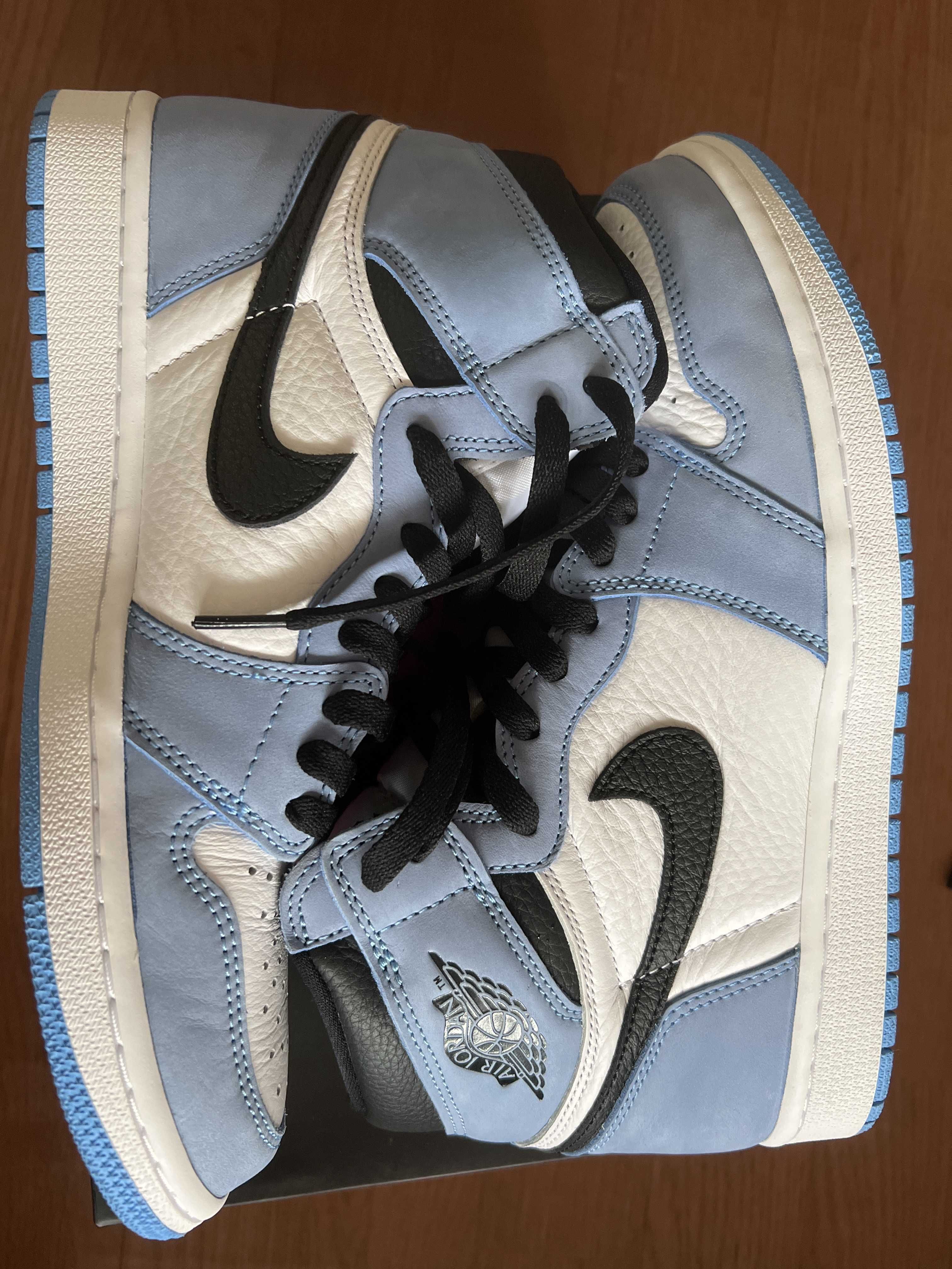 Nike Air Jordan 1 High OG "University Blue"