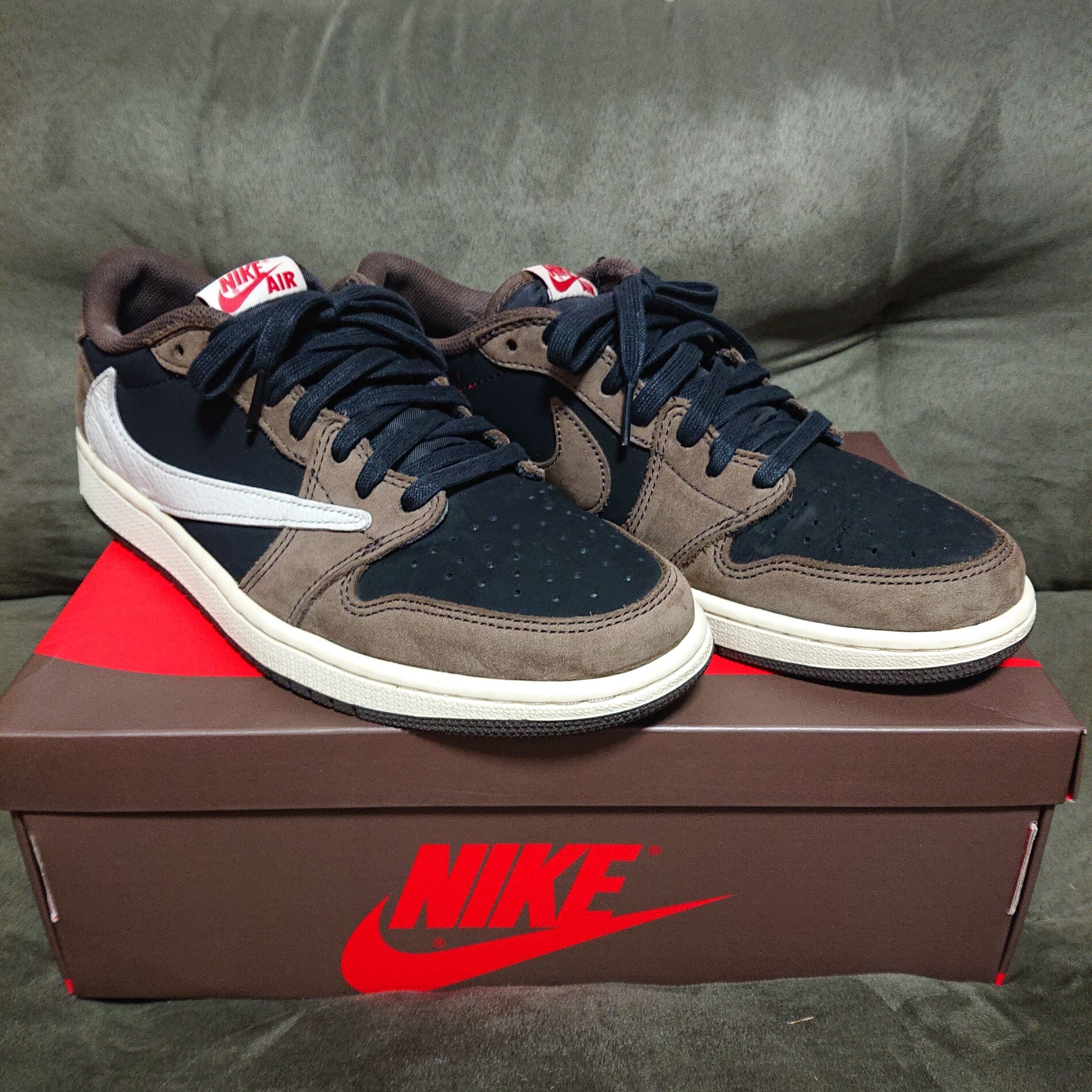 Travis Scott × Nike Air Jordan 1 Low OG SP-T "Black/Dark Mocha"