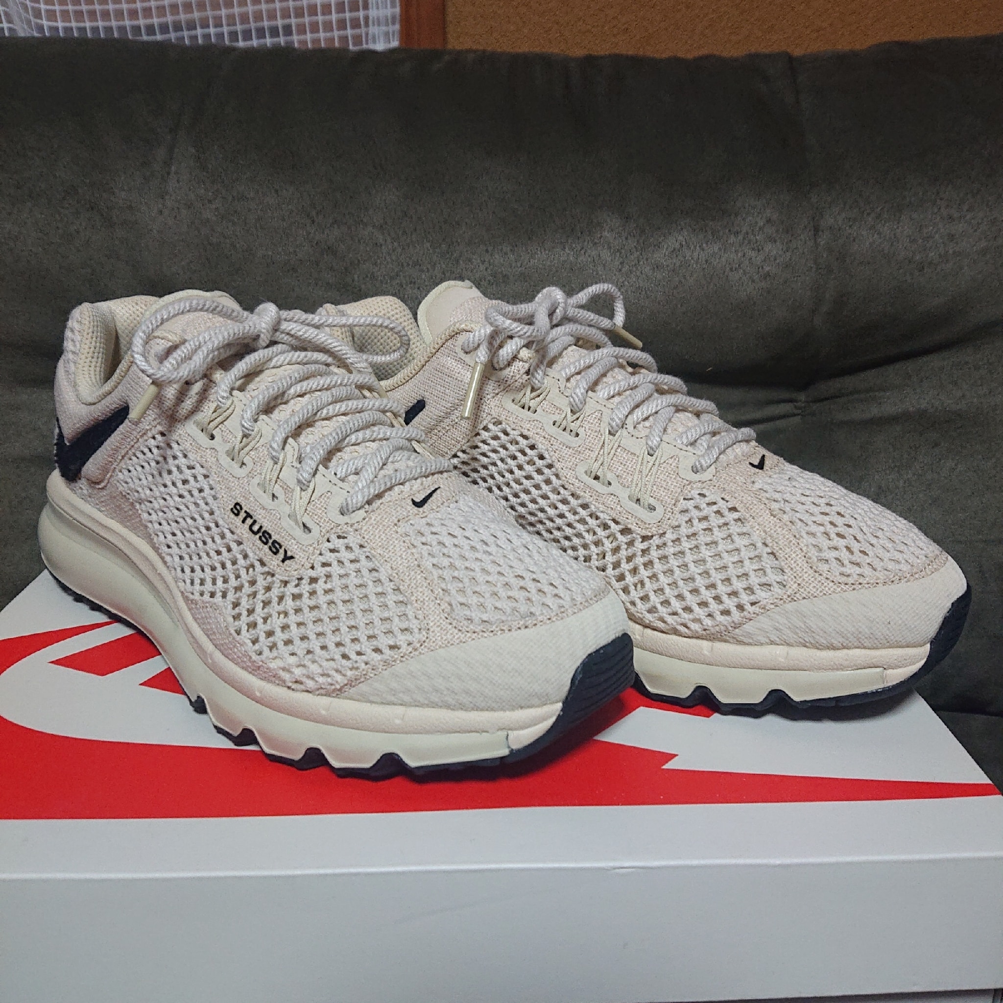 Stussy × Nike Air Max 2013 "Fossil"