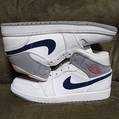 Nike Air Jordan 1 Mid "Paris"