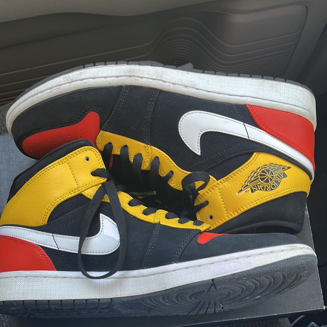 NIKE AIR JORDAN 1 MID SE "ROSWELL RAYGUNS"