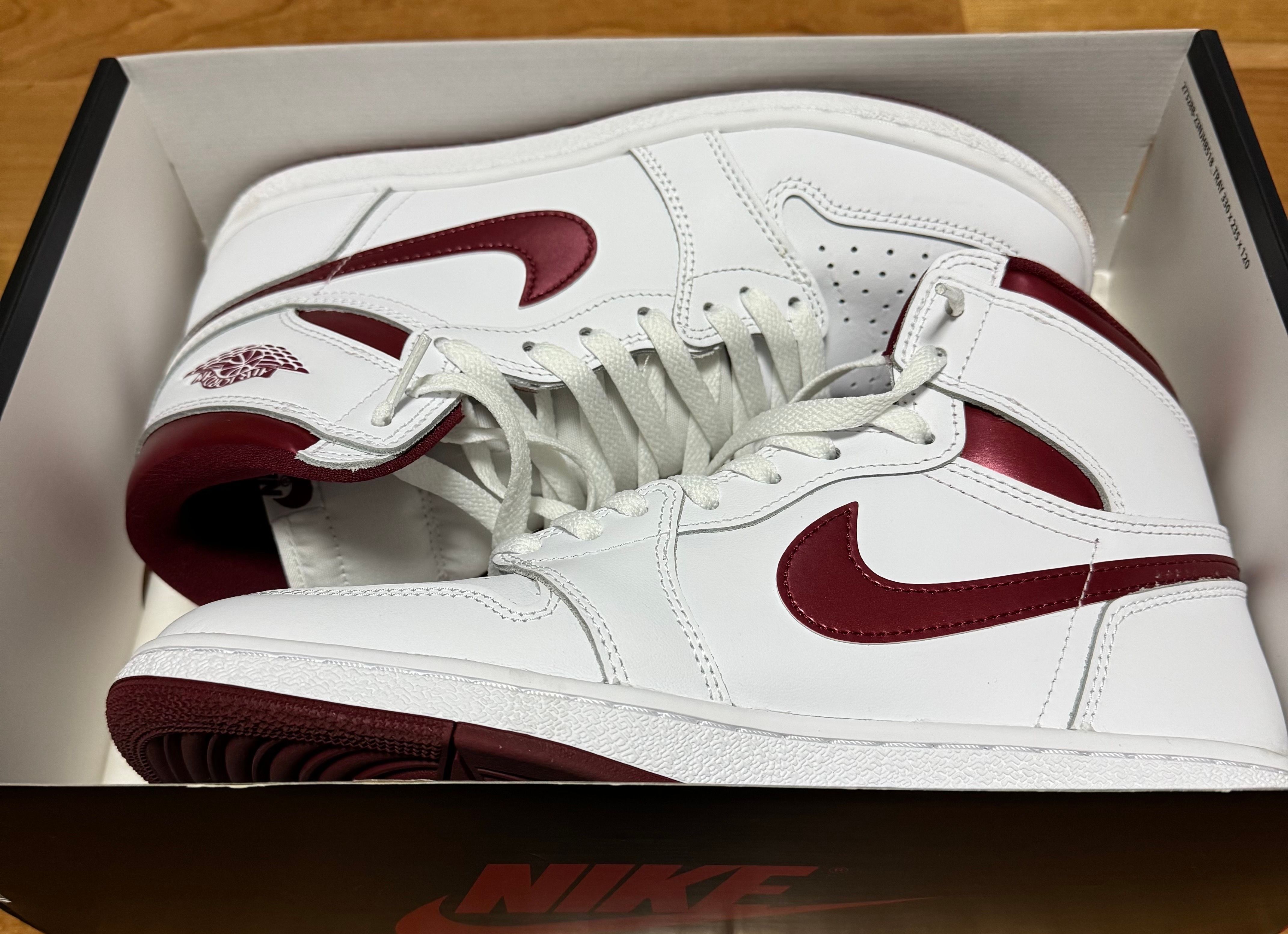 Nike Air Jordan 1 High '85 "Metallic Burgundy"