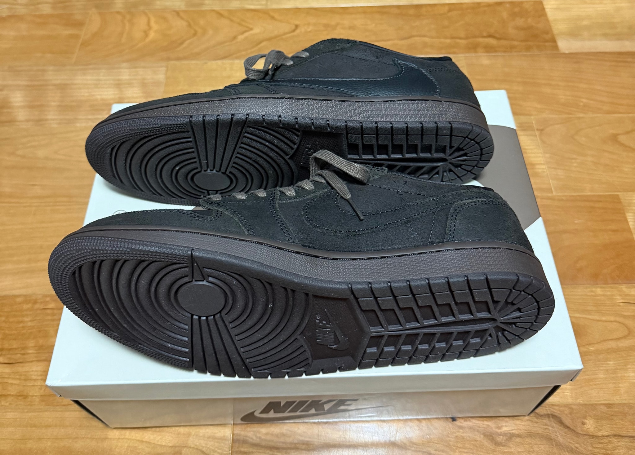 Travis Scott × Nike Air Jordan 1 Low OG SP "Velvet Brown and Dark Mocha"