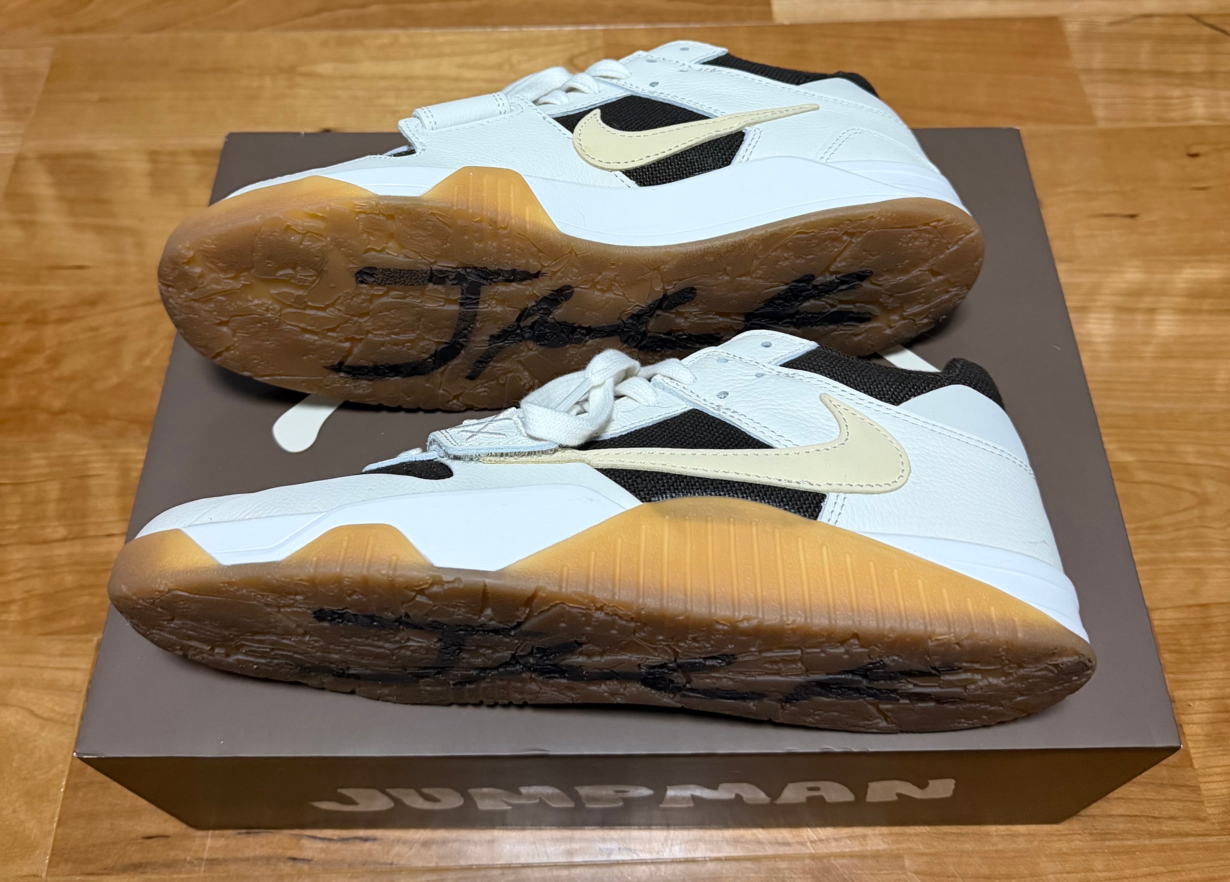 トラヴィススコット × ナイキ ジョーダン ジャンプマンジャック TR "セイル アンド ダークモカ"