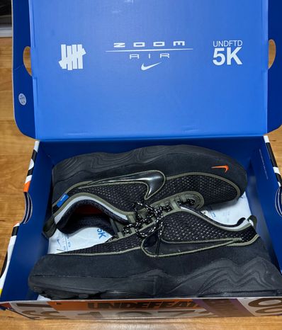 UNDEFEATED × Nike Air Zoom Spiridon "Cargo Khaki"
