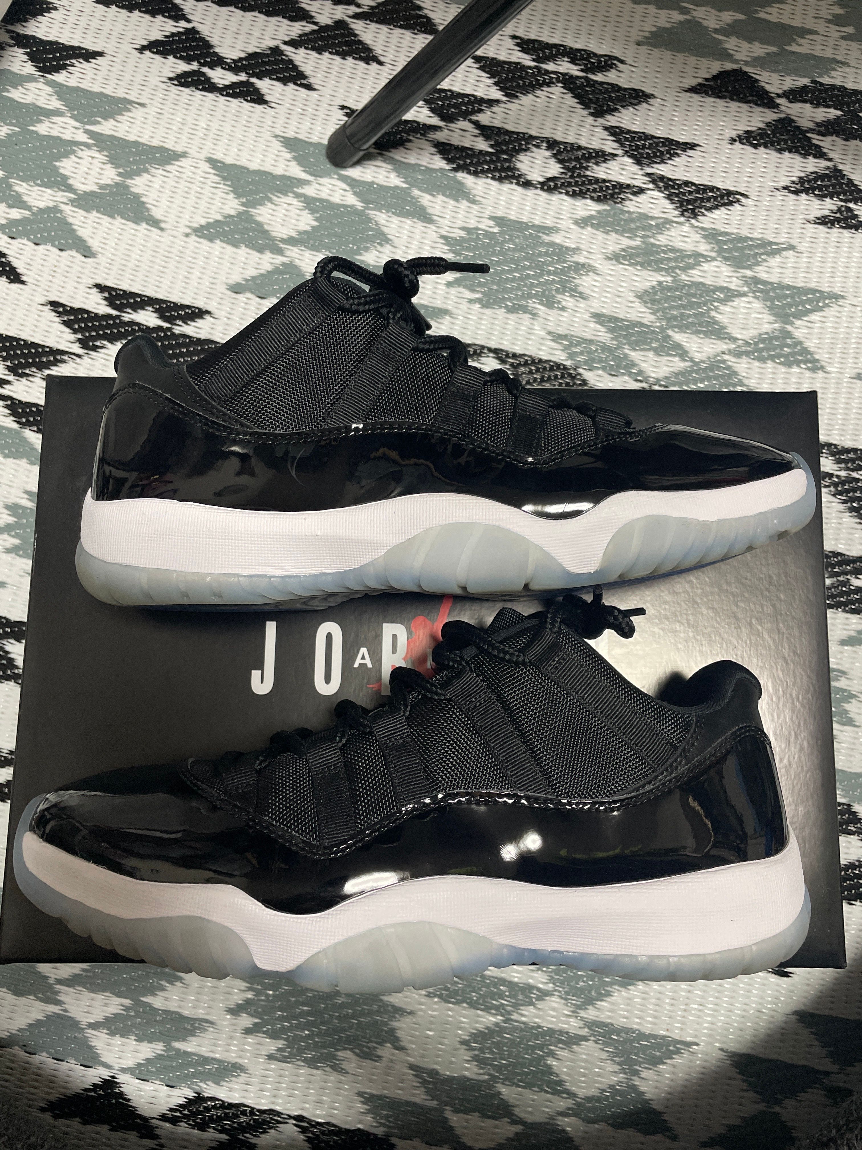 Nike Air Jordan 11 Retro Low "Black and Varsity Royal/Space Jam"