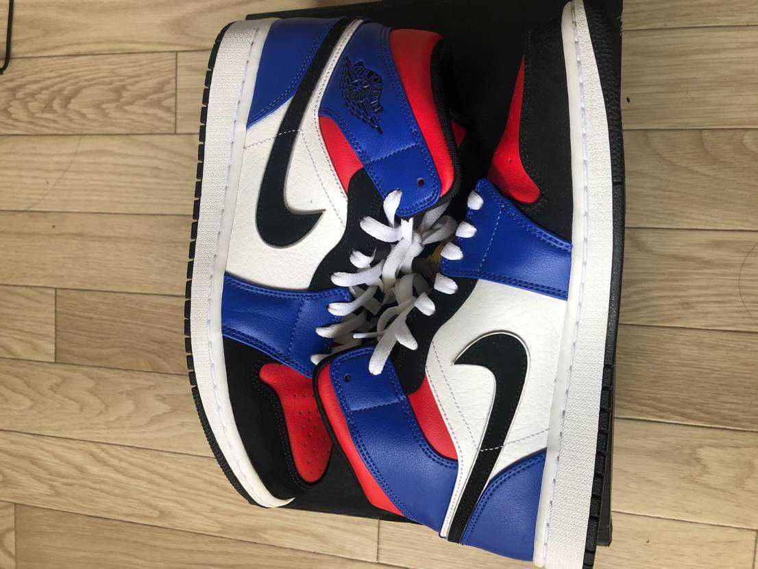 Nike Air Jordan 1 Mid "Top 3"