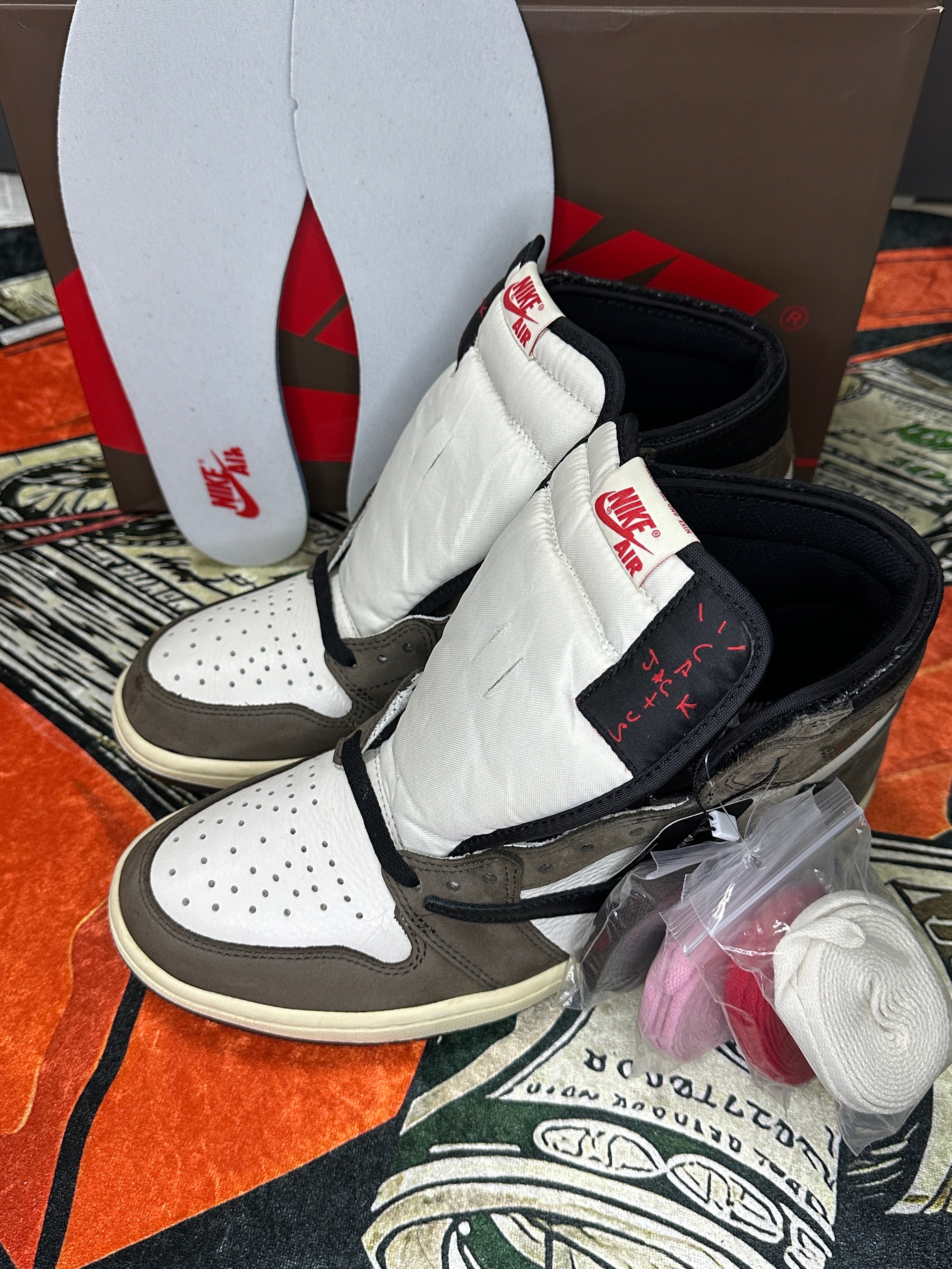 Travis Scott × Nike Air Jordan 1 Retro High OG TS SP "Sail/Dark Mocha"