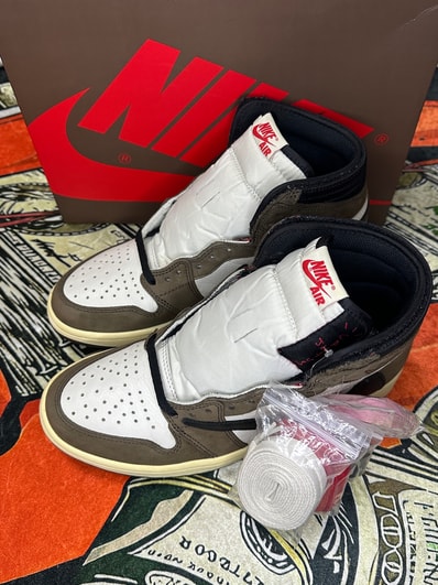 Travis Scott × Nike Air Jordan 1 Retro High OG TS SP "Sail/Dark Mocha"