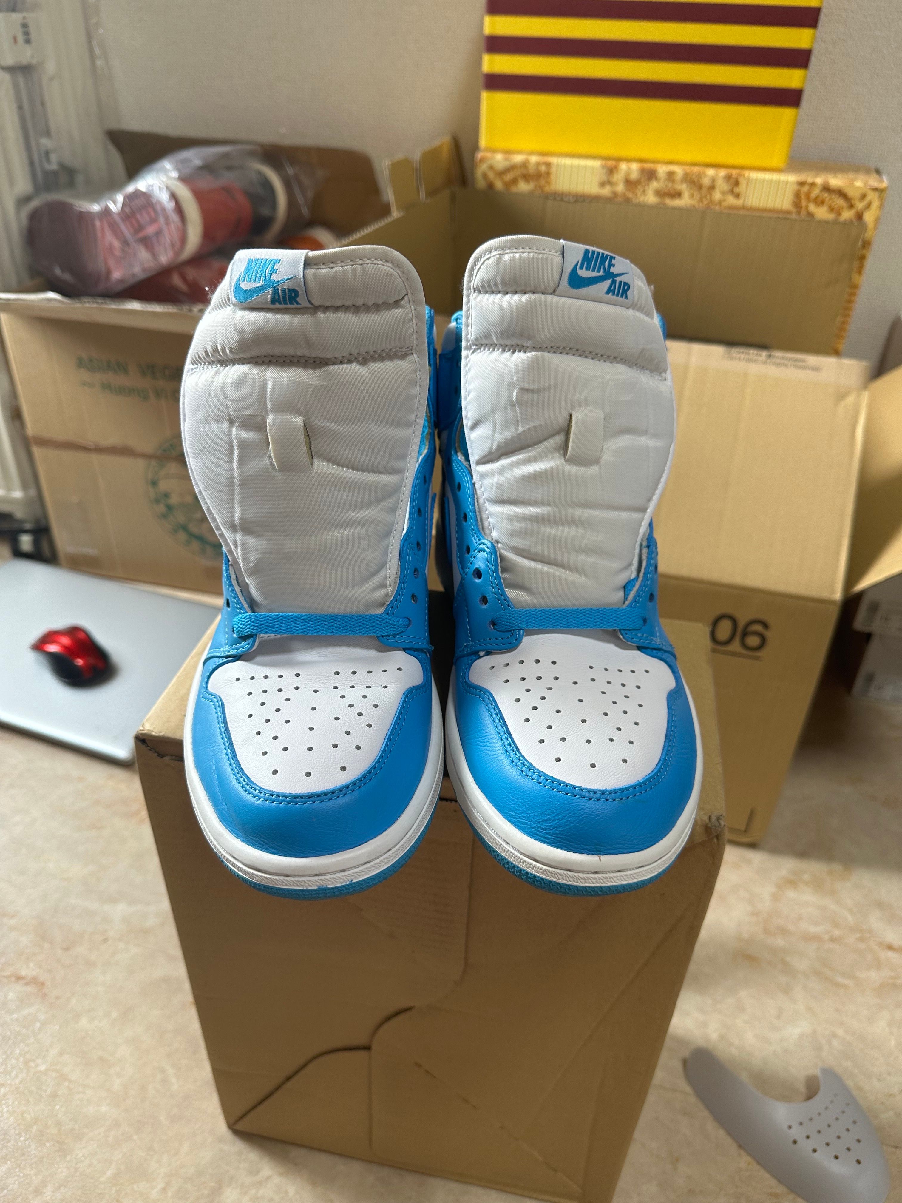Nike Air Jordan 1 Retro High "UNC"