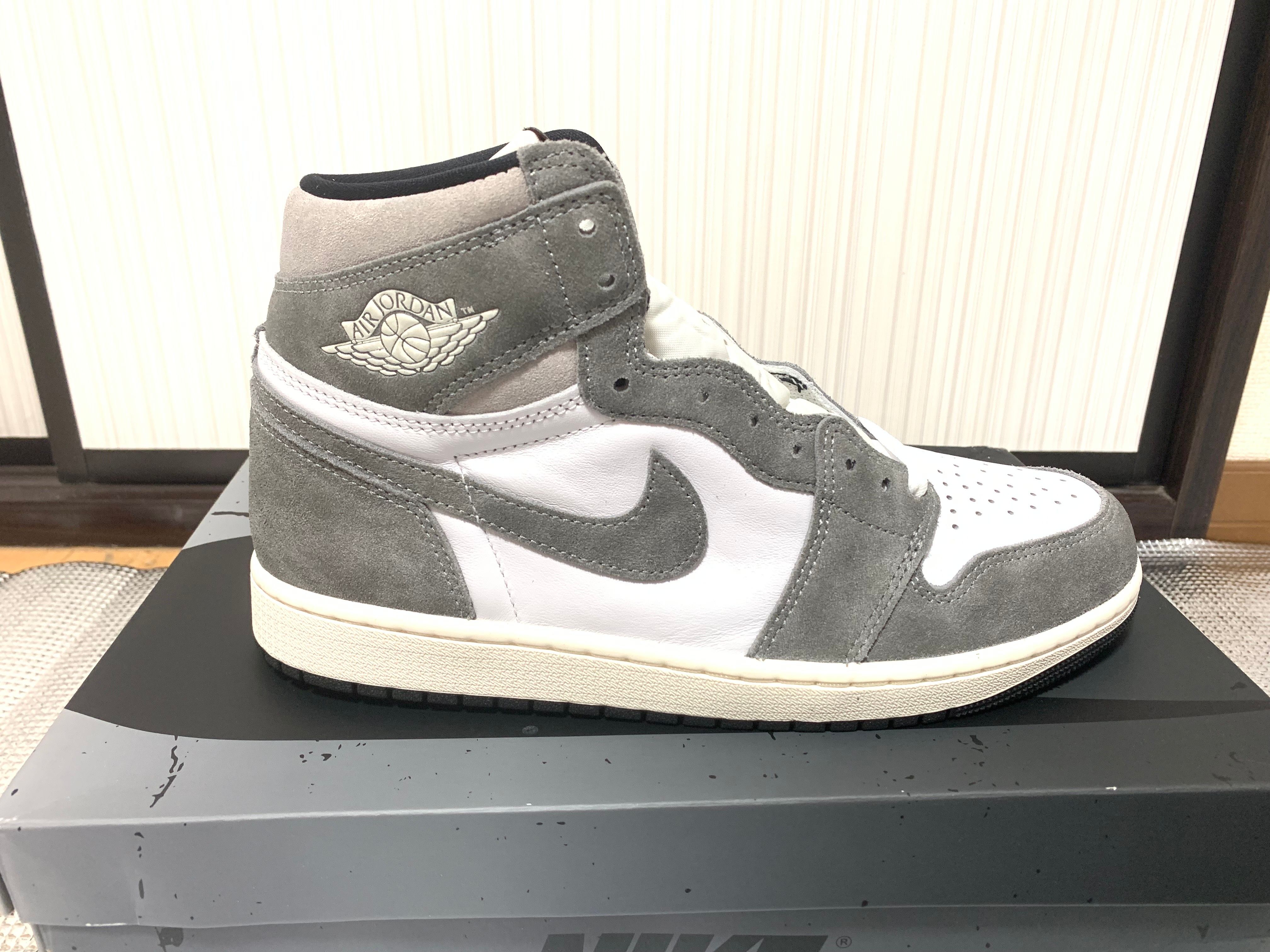 Nike Air Jordan 1 Retro High OG "Black and Smoke Grey"
