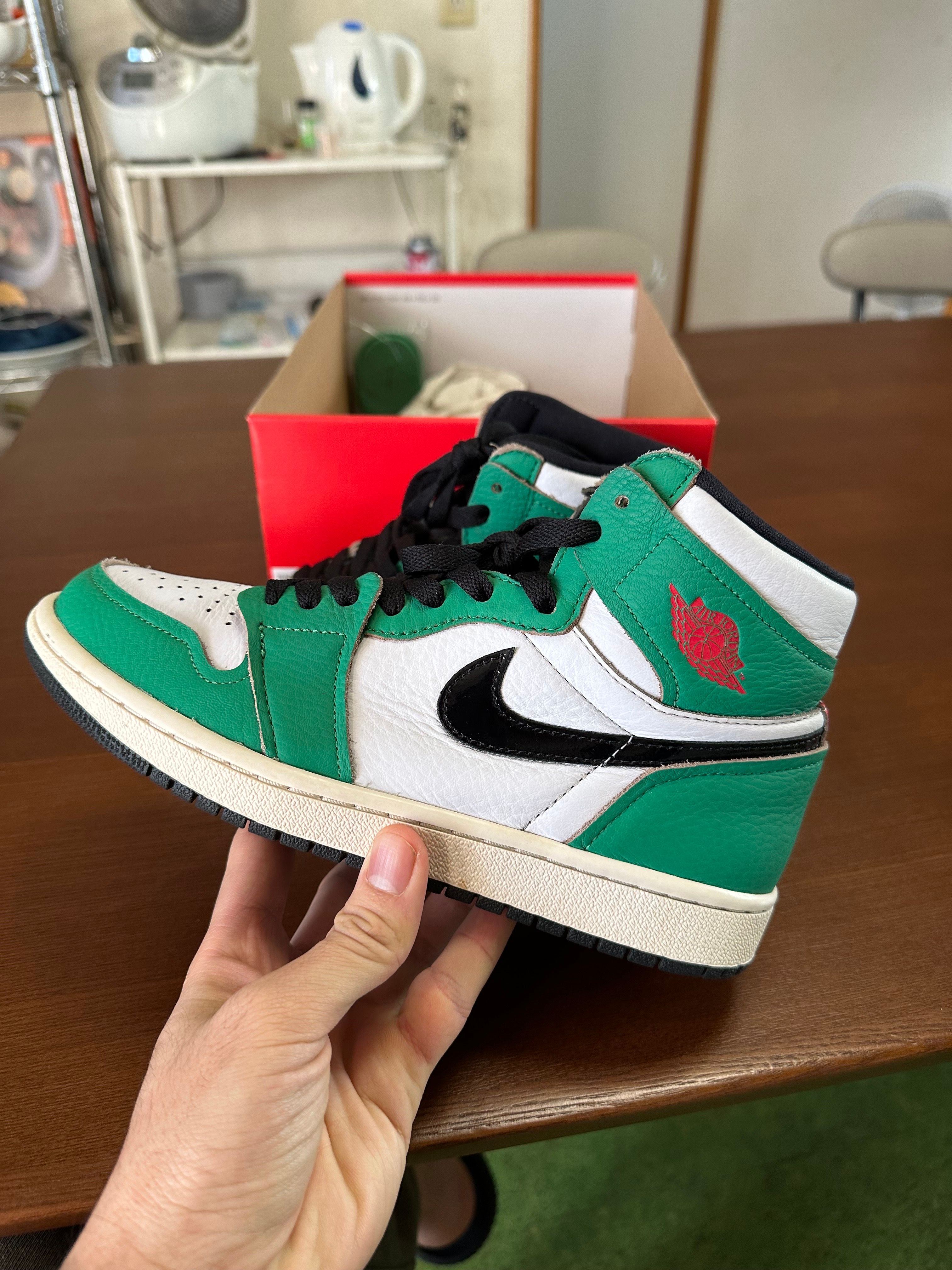 Nike Women's Air Jordan 1 High OG "Lucky Green/White-Sail-Black"   