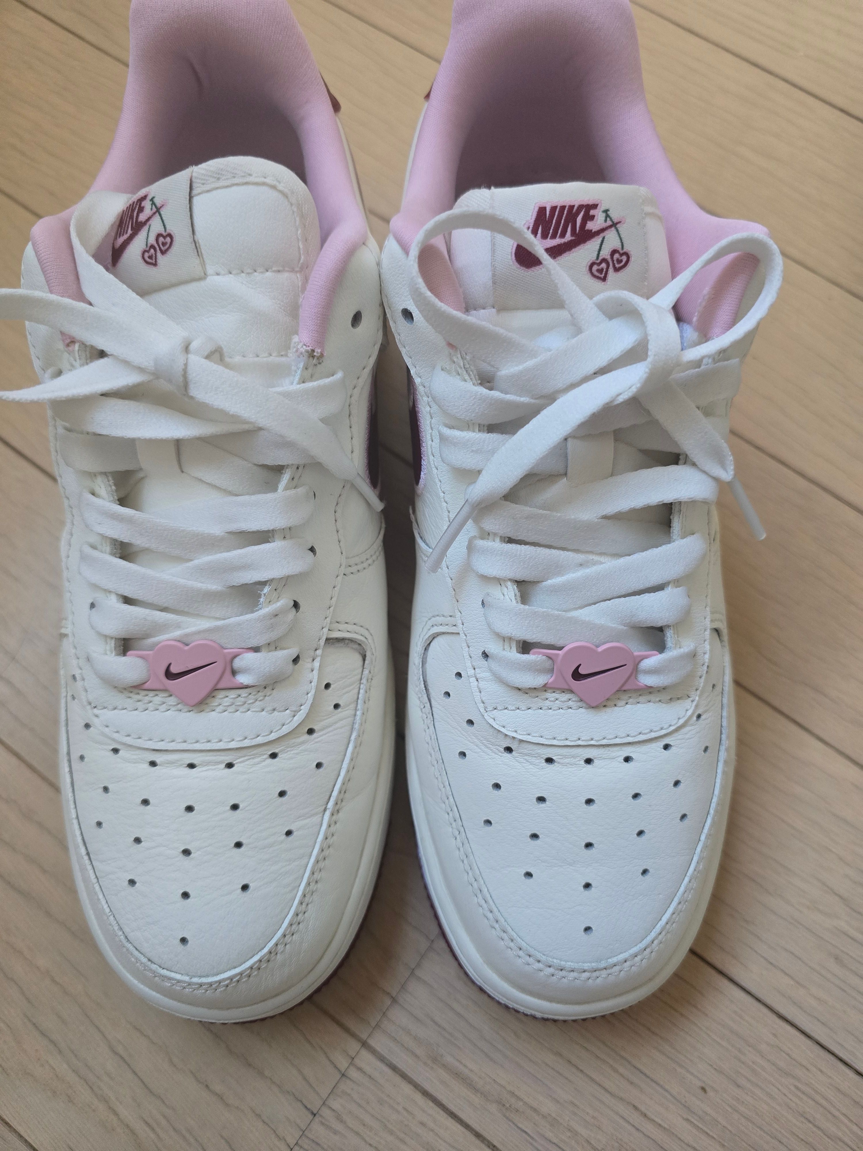 Nike Women's Air Force 1 Low "Valentine’s Day" (2023)