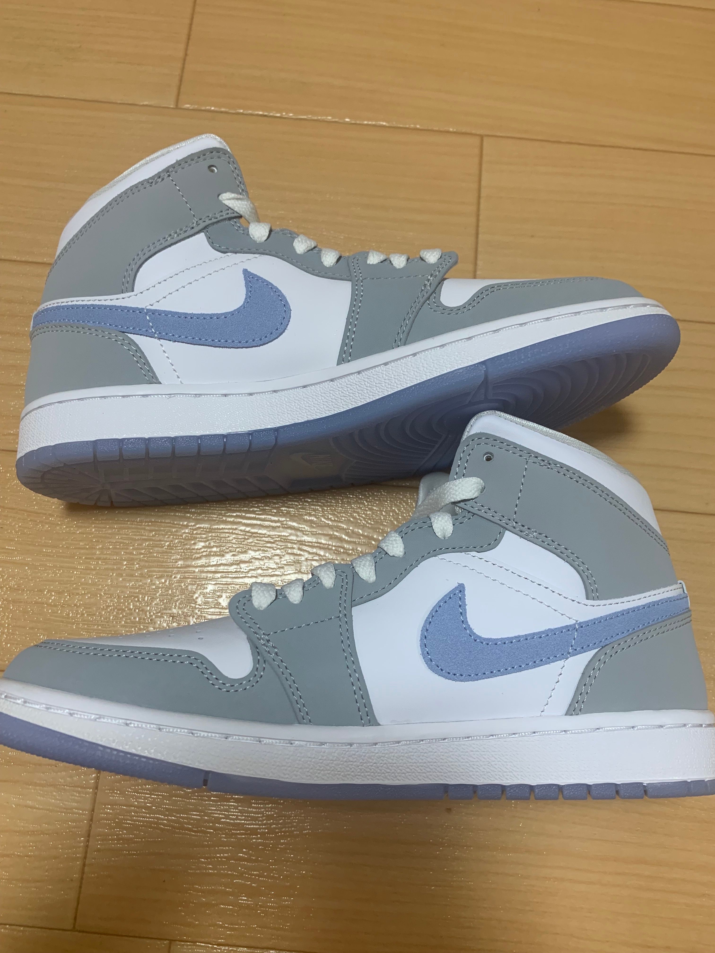 Nike Women's Air Jordan 1 Mid "Wolf Grey"